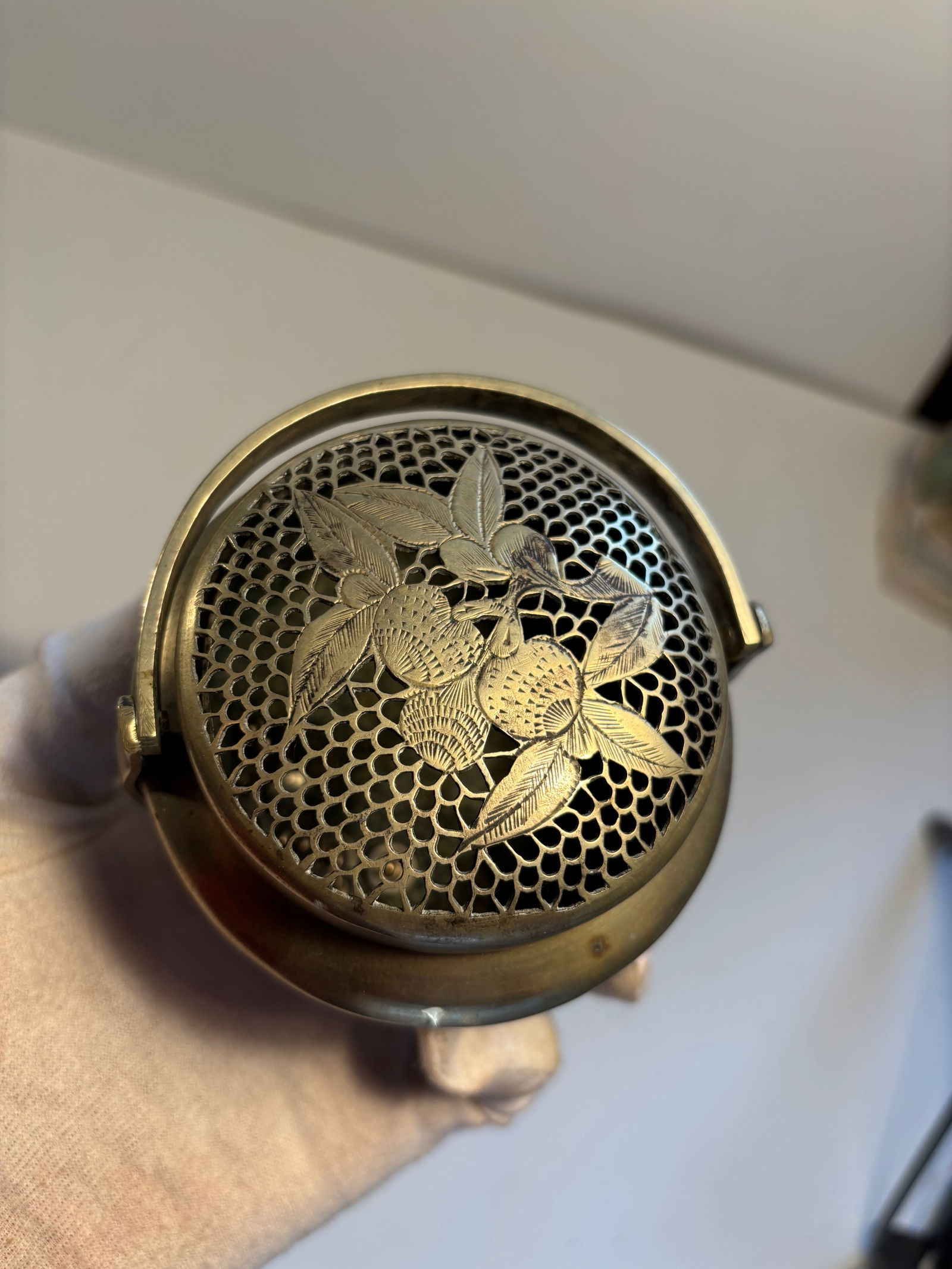 A Chinese white copper / báitóng hand warmer (1 of 9)