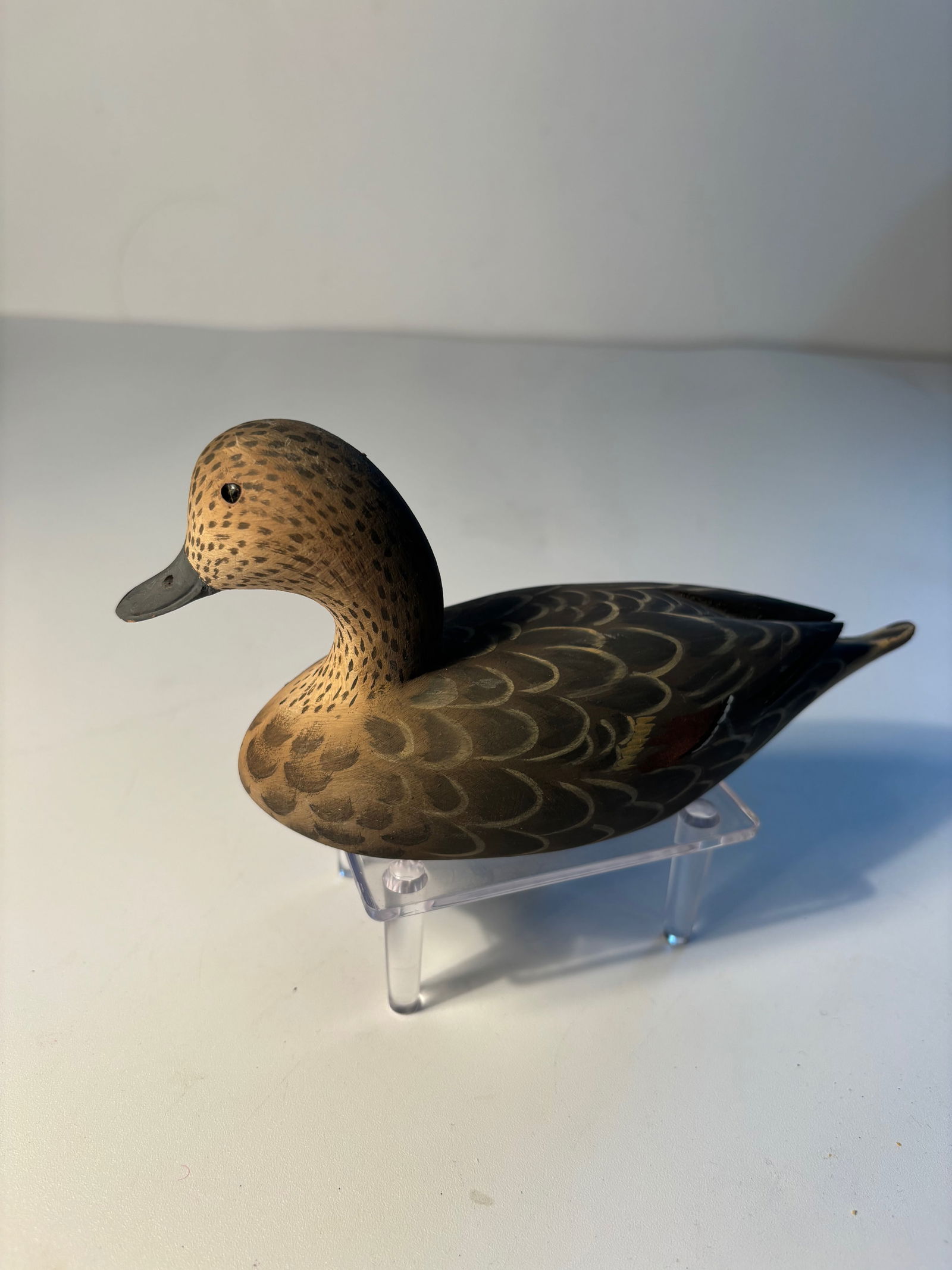 Tom Hunter carved wooden "Pintail" female decoy signed (1 of 5)