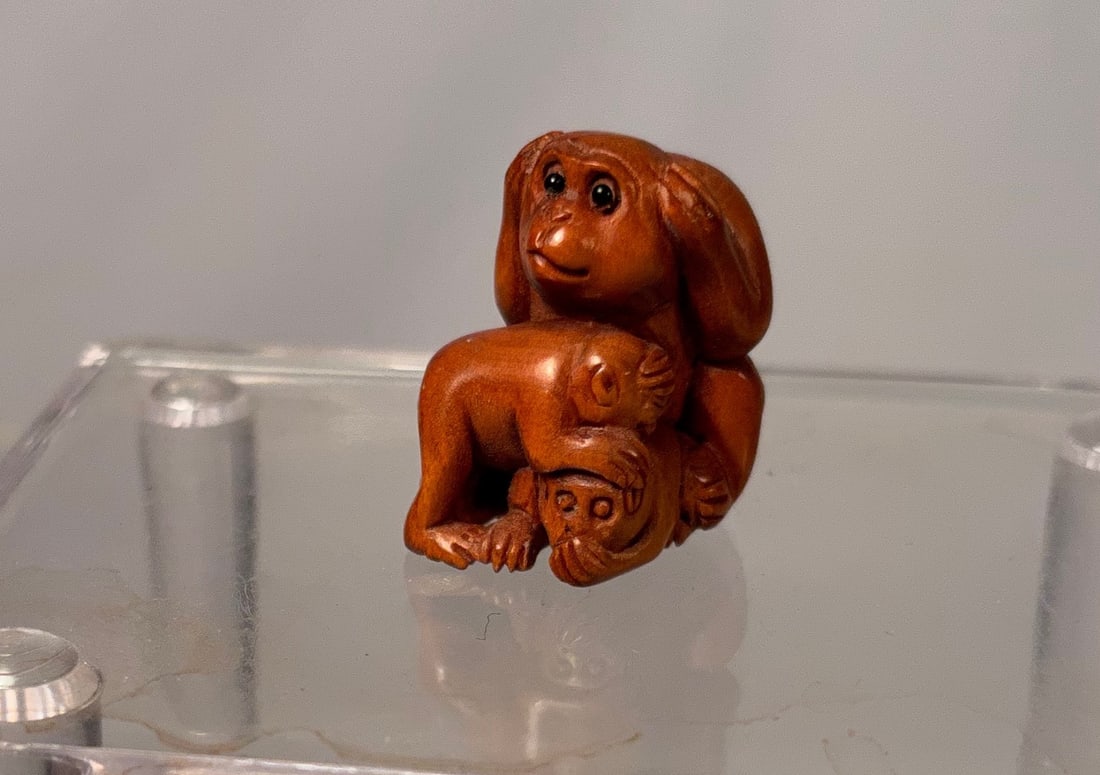 A Japanese Carved Boxwood Netsuke of a Monkey Family, Signed Gyokuseki (1 of 11)