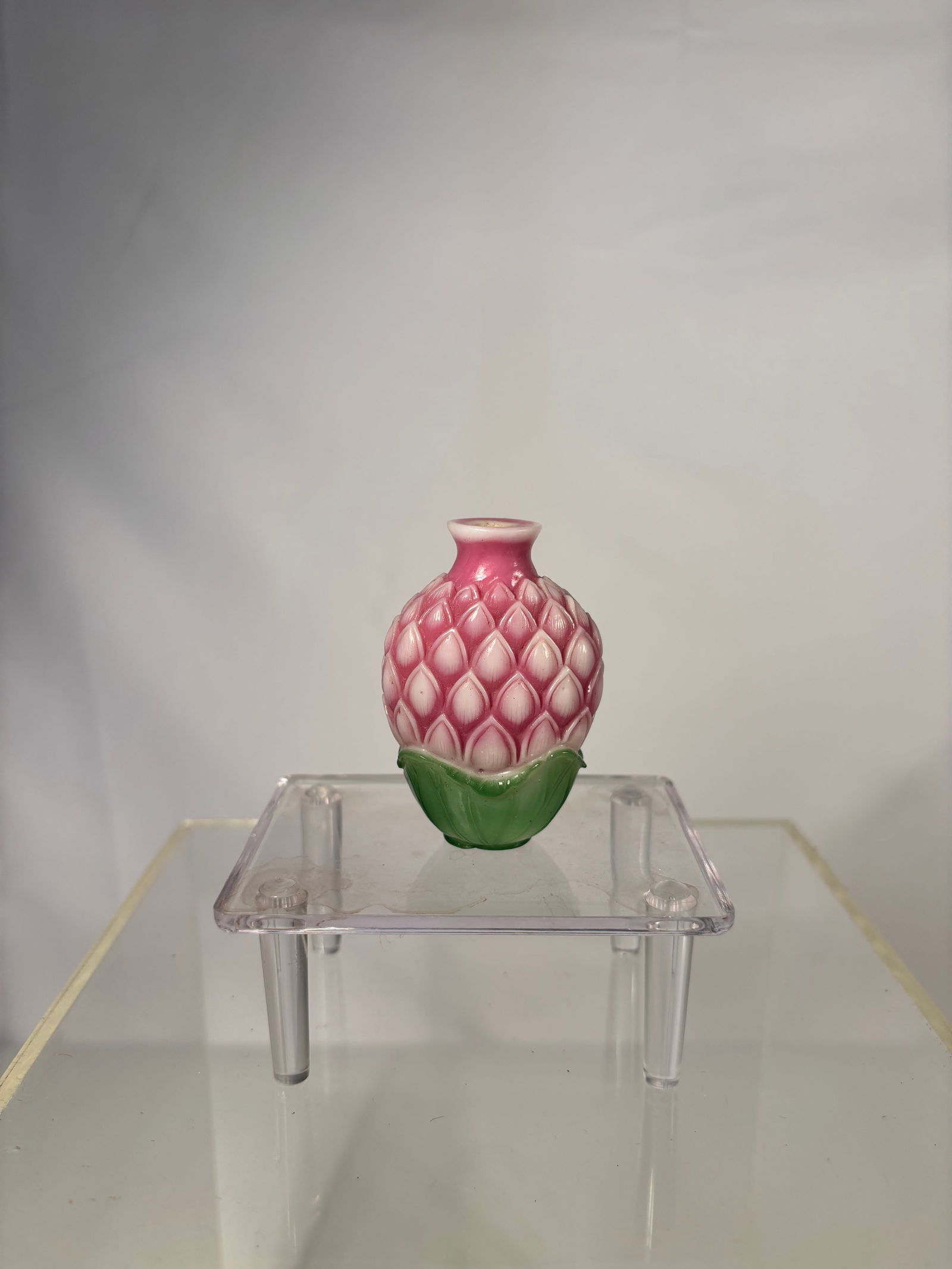 Chinese Peking Glass Overlay Snuff Bottle – Lotus Bud Form, Pink & Green Carving (1 of 10)