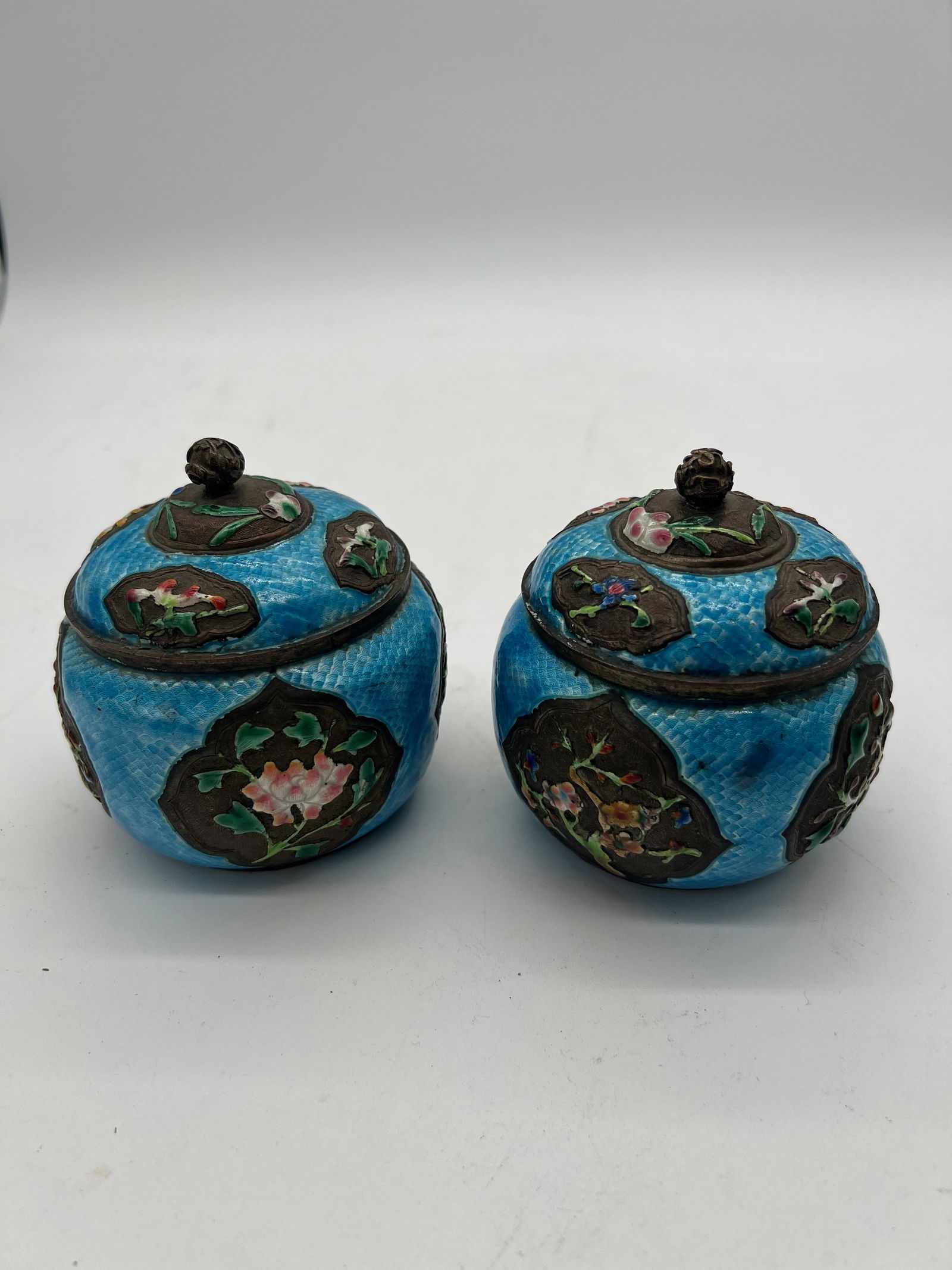 A pair of silver enamel high-end weiqi jars (1 of 14)