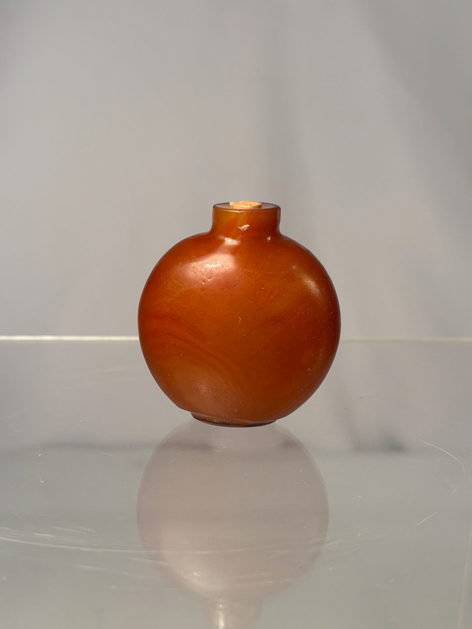 A Chinese Carnelian Agate Snuff Bottle (1 of 11)