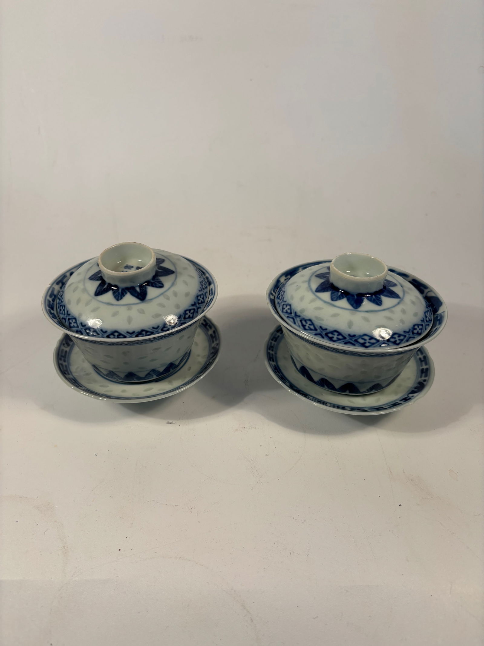 Pair of Chinese blue and white porcelain covered tea bowls with matching saucers (1 of 12)