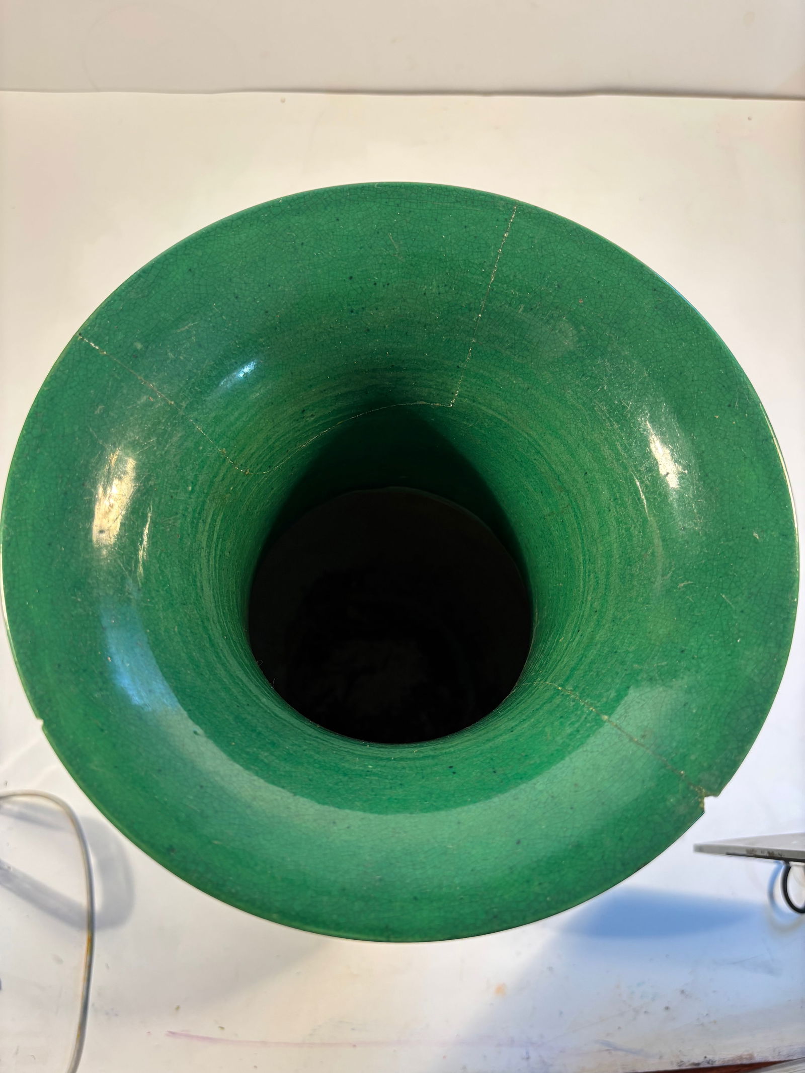 A Chinese emerald green monochrome glaze Gu form vase Qian Long PERIOD - 6