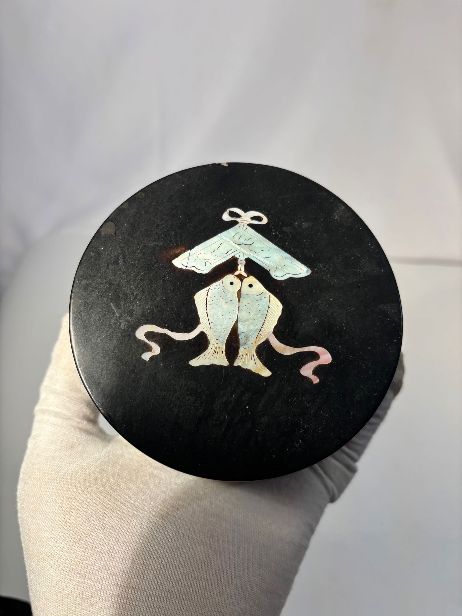 A Japanese Lacquered Covered Box with Mother-of-Pearl Inlay, 19th century (1 of 11)