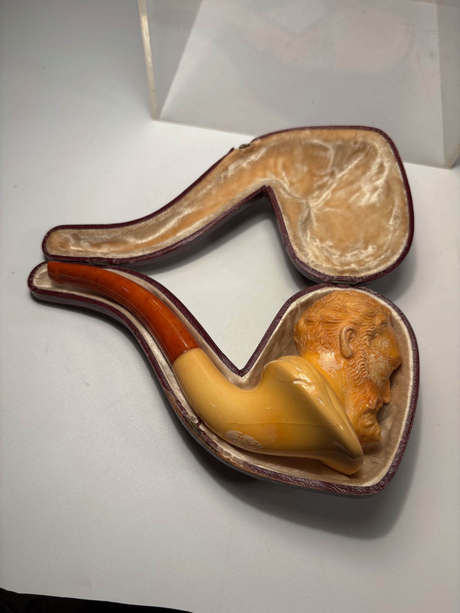 A European butterscotch Amber & Meerschaum Figural Tobacco Pipe with Fitted Case, Signed and Marked (1 of 14)