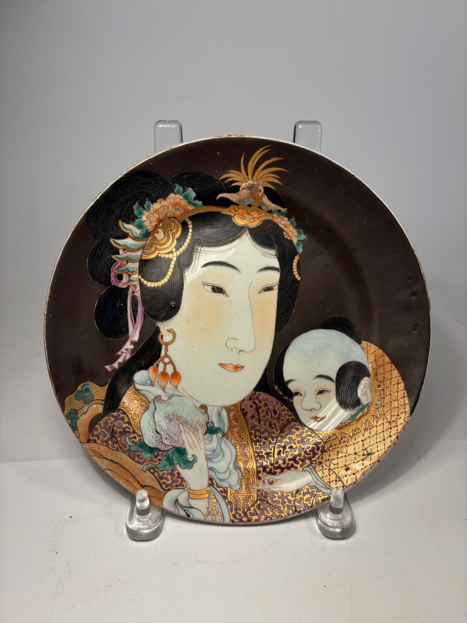 A Japanese Satsuma-Style Porcelain Plate – Bijin with Child, Hand-Painted & Gilt (1 of 11)