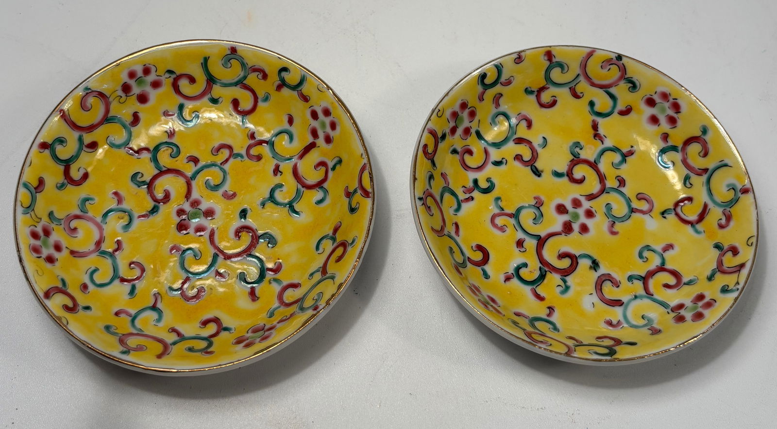 A pair of Chinese Famille Jaune-Style Porcelain dishes with mark (1 of 7)