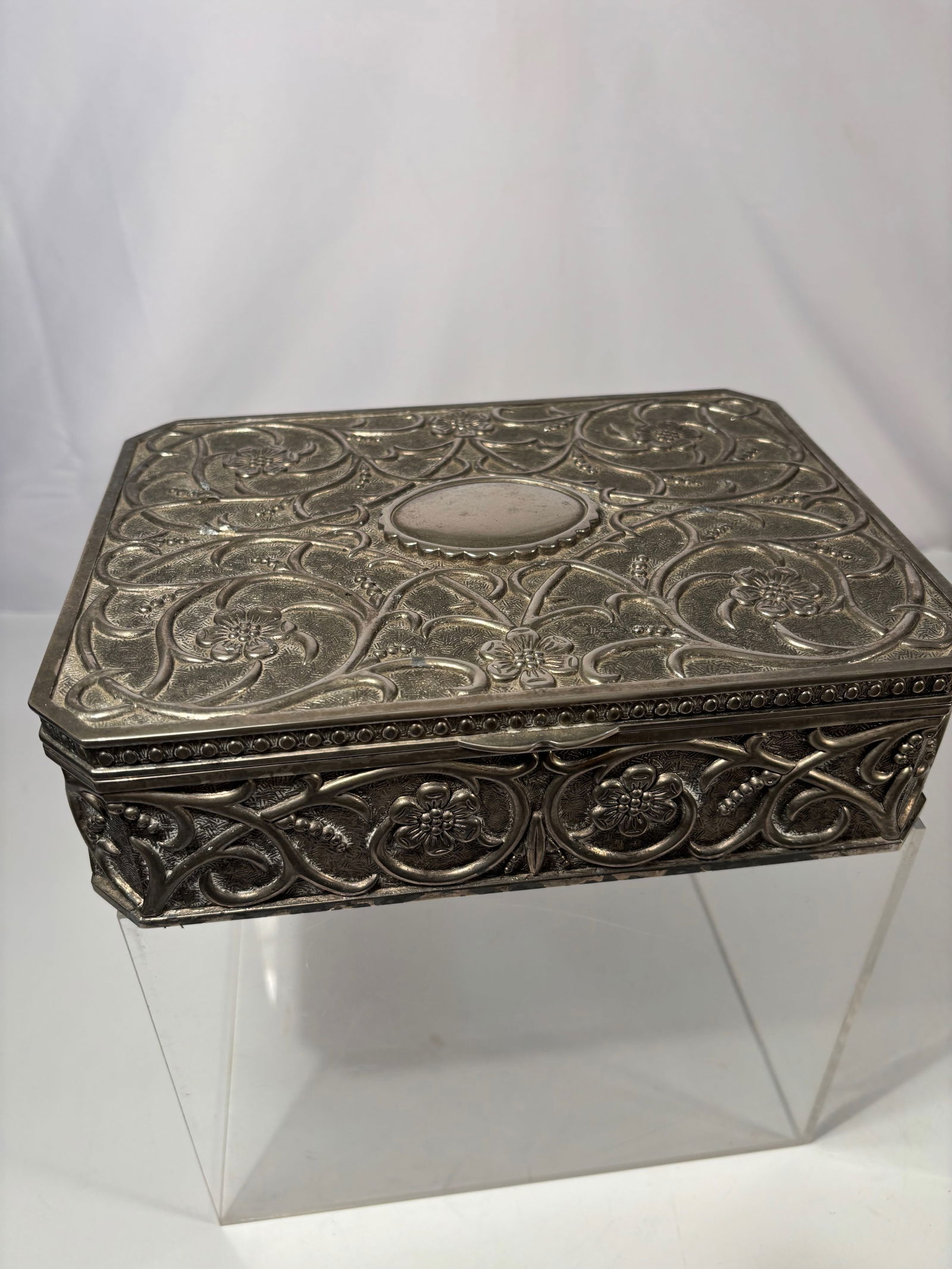 A Vintage Godinger Silverplate Floral Jewelry Box with Velvet Interior (1 of 7)