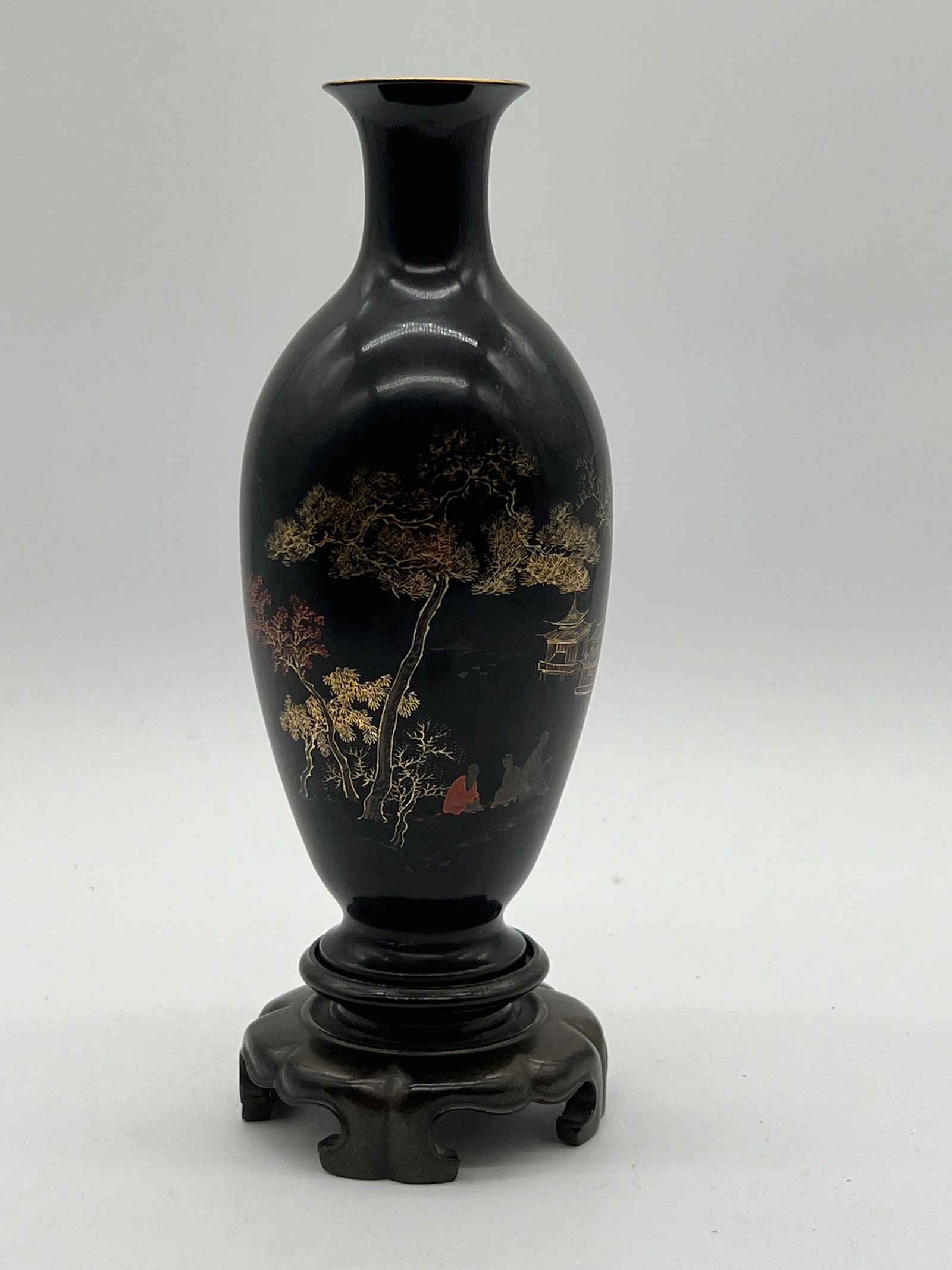 A Chinese Black Lacquer gilt Vase with mark (1 of 3)