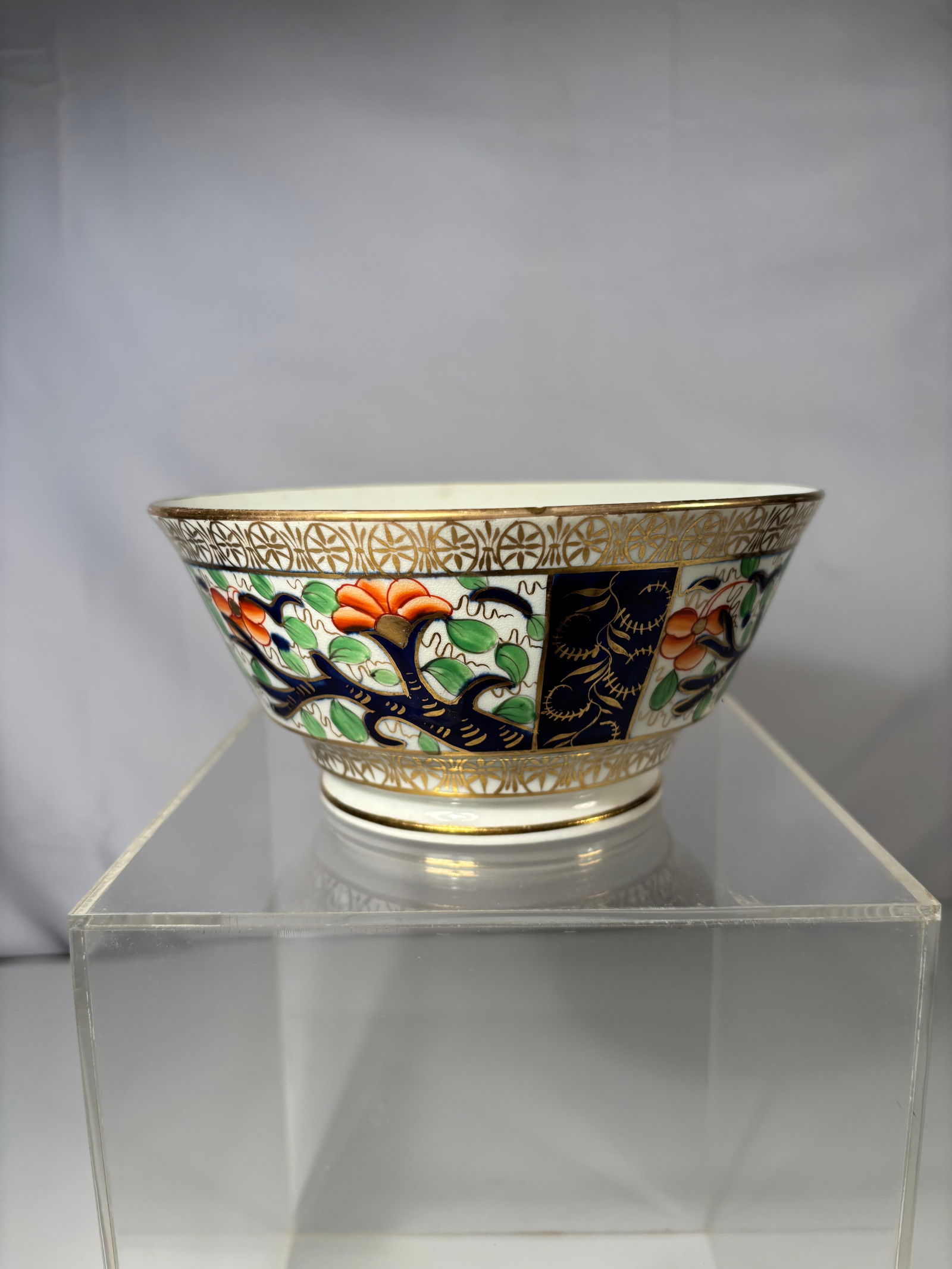 An English Porcelain Imari-Style Bowl (1 of 12)