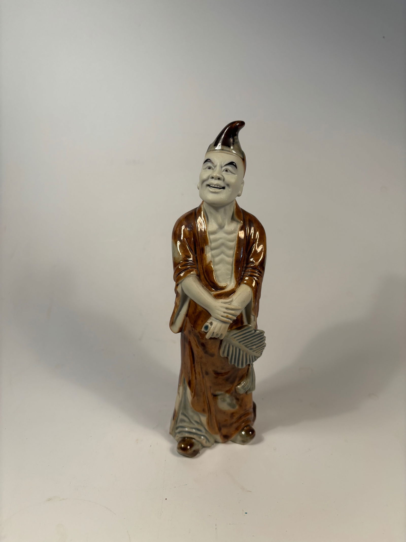 A Chinese Famille rose procelain statue (1 of 11)