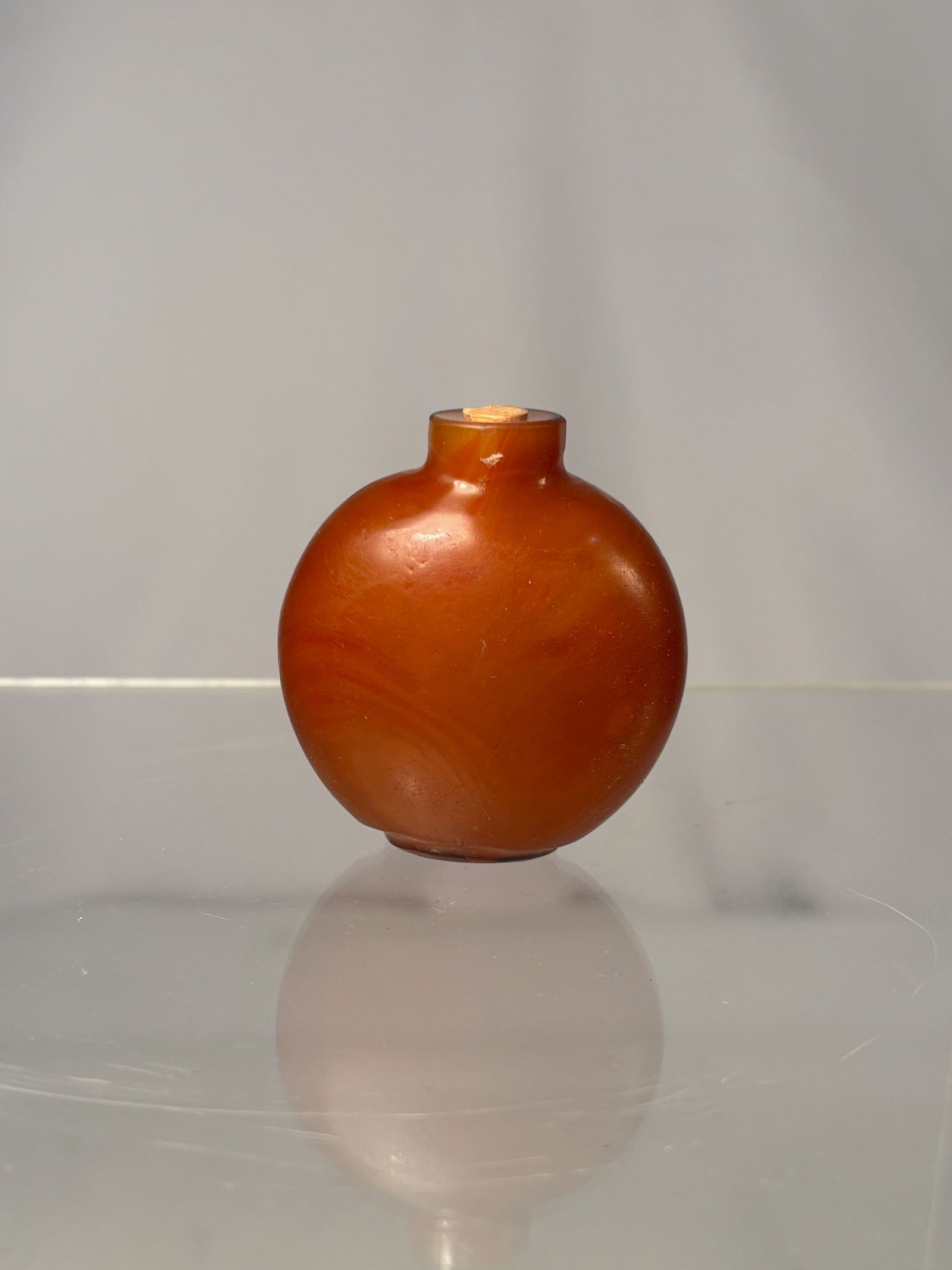 A Chinese Carnelian Agate Snuff Bottle (1 of 11)