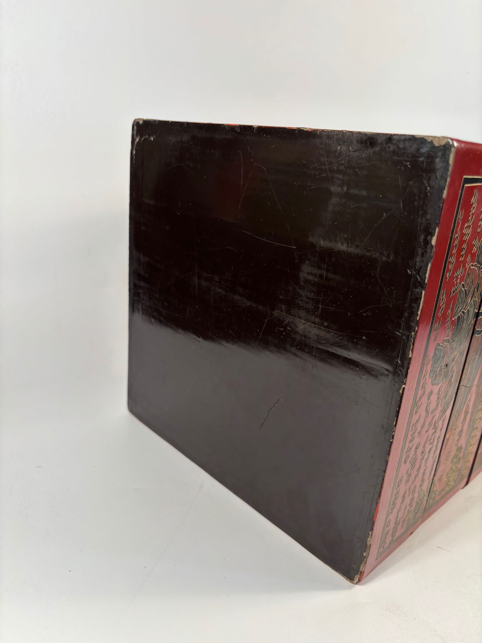 A Chinese red lacquer hand painted box - 10