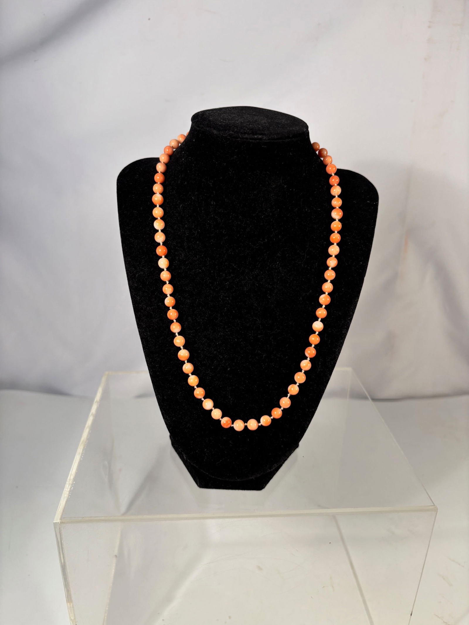 A Natural Coral Bead Necklace with 14K Gold Clasp (1 of 4)