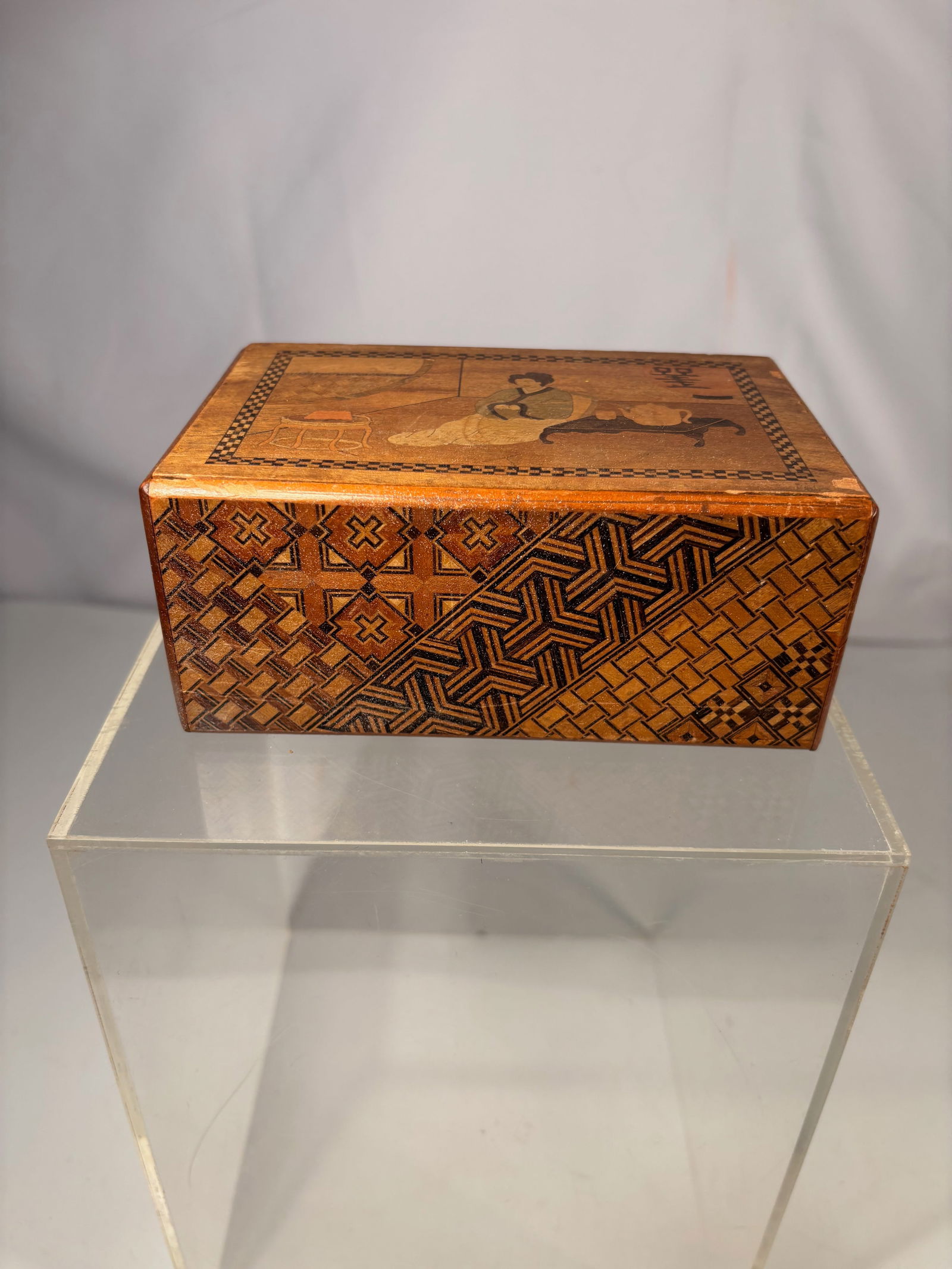 A Japanese Hakone Yosegi Puzzle Box (Himitsu-bako) (1 of 9)