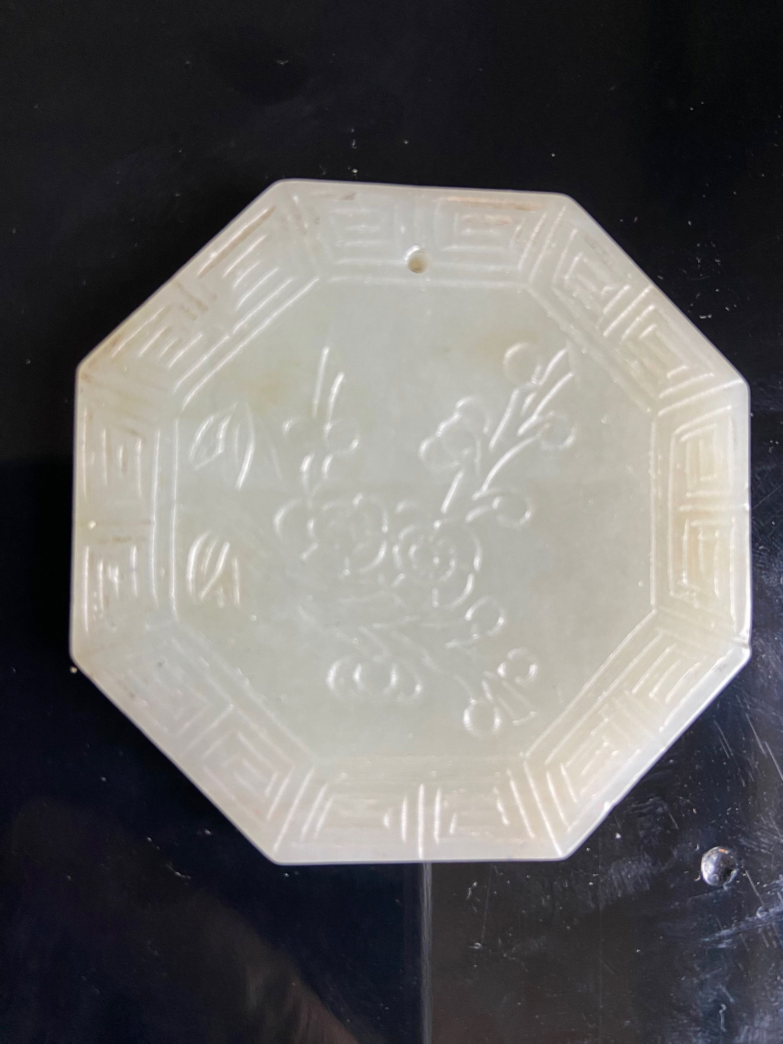 A CHINESE OCTAGONAL SHAPE WHITE NEPHRITE JADE PLAQUE - 4