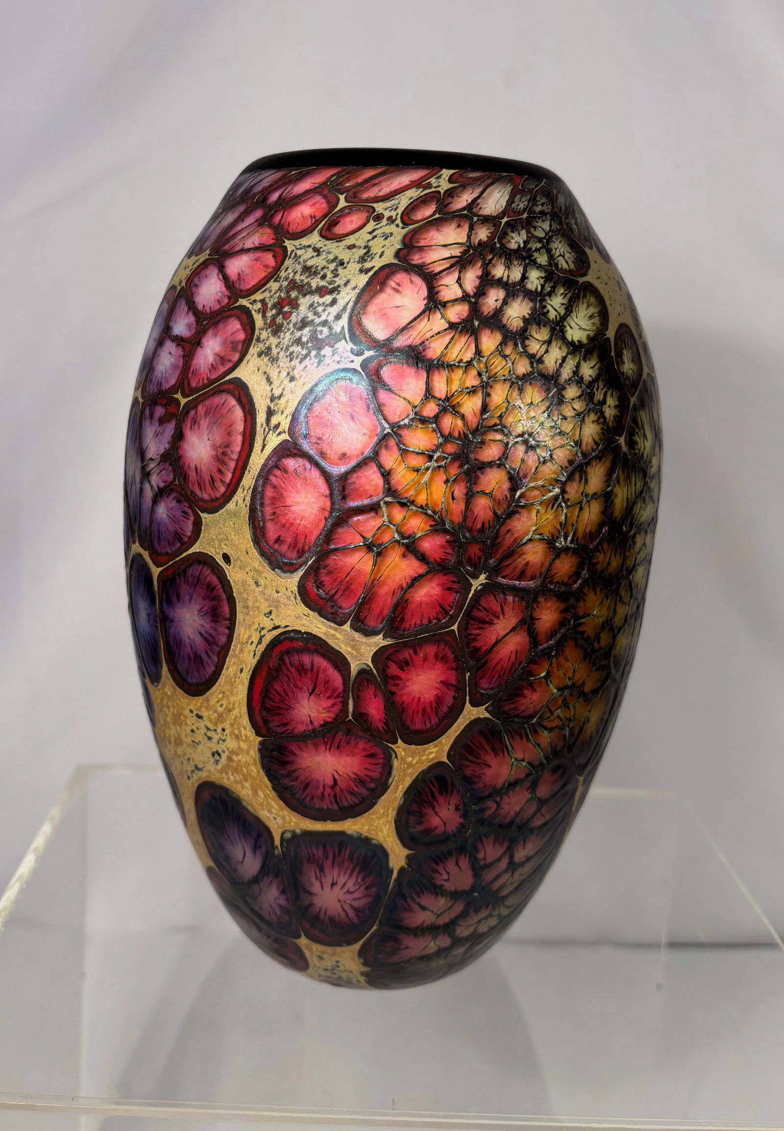 Jack Pine Studios Signed Iridescent Organic Art Glass Vase, 2014: Signed Jack Pine Studios iridescent organic art glass vase, dated 2014. The vase features an ovoid organic form with a richly iridescent surface decorated with cellular and mottled patterning in