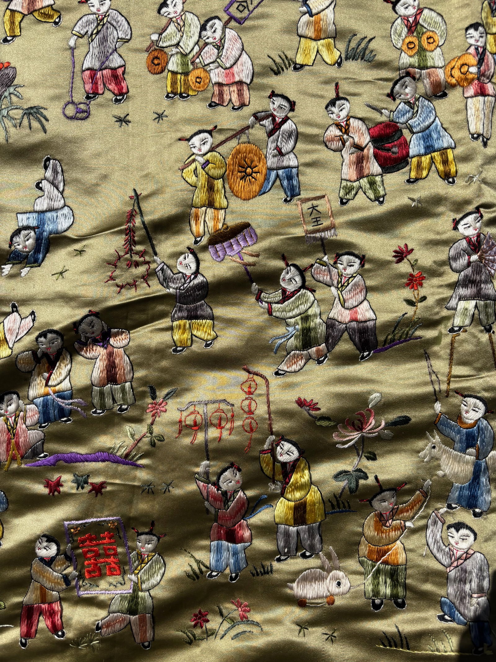 A Chinese embroidered silk panel - 5