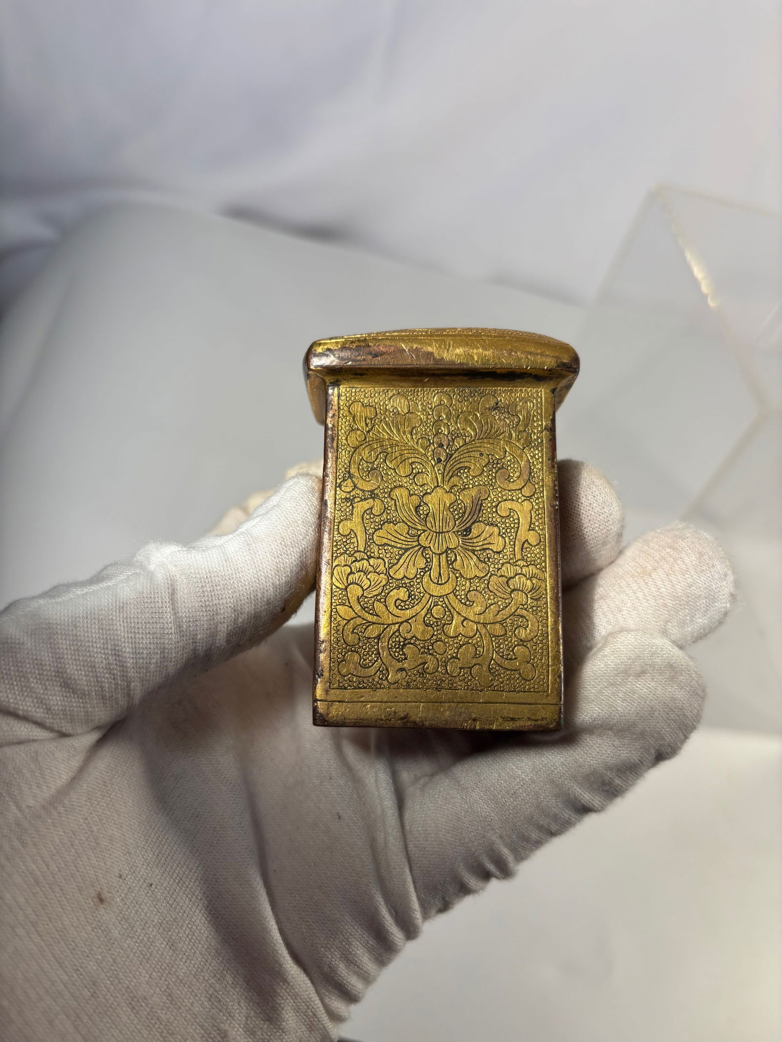 A Chinese Gilt Bronze Rectangular Fitting with Shou Medallion - 7