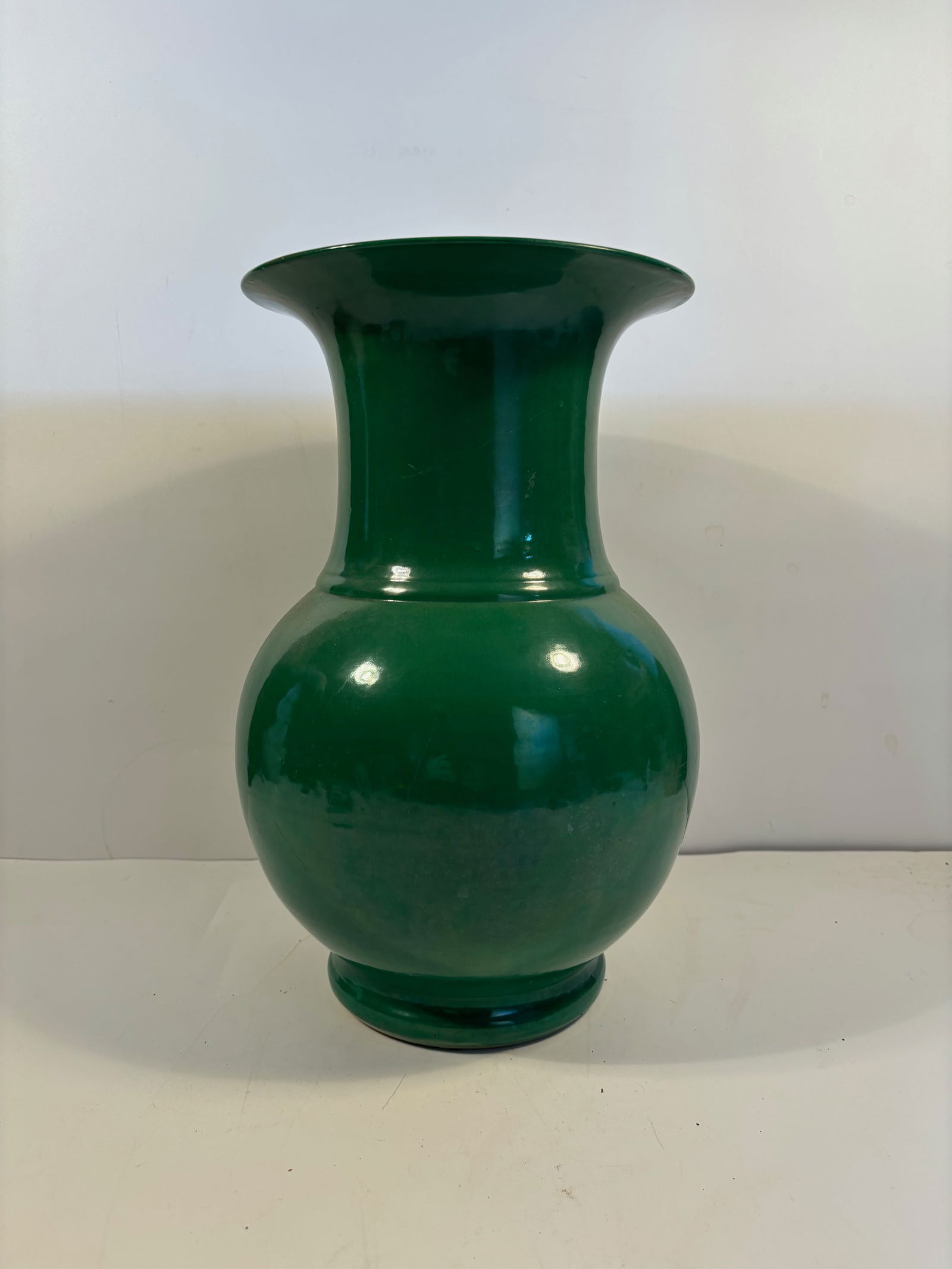 A Chinese emerald green monochrome glaze Gu form vase Ming Dynasty (1 of 13)