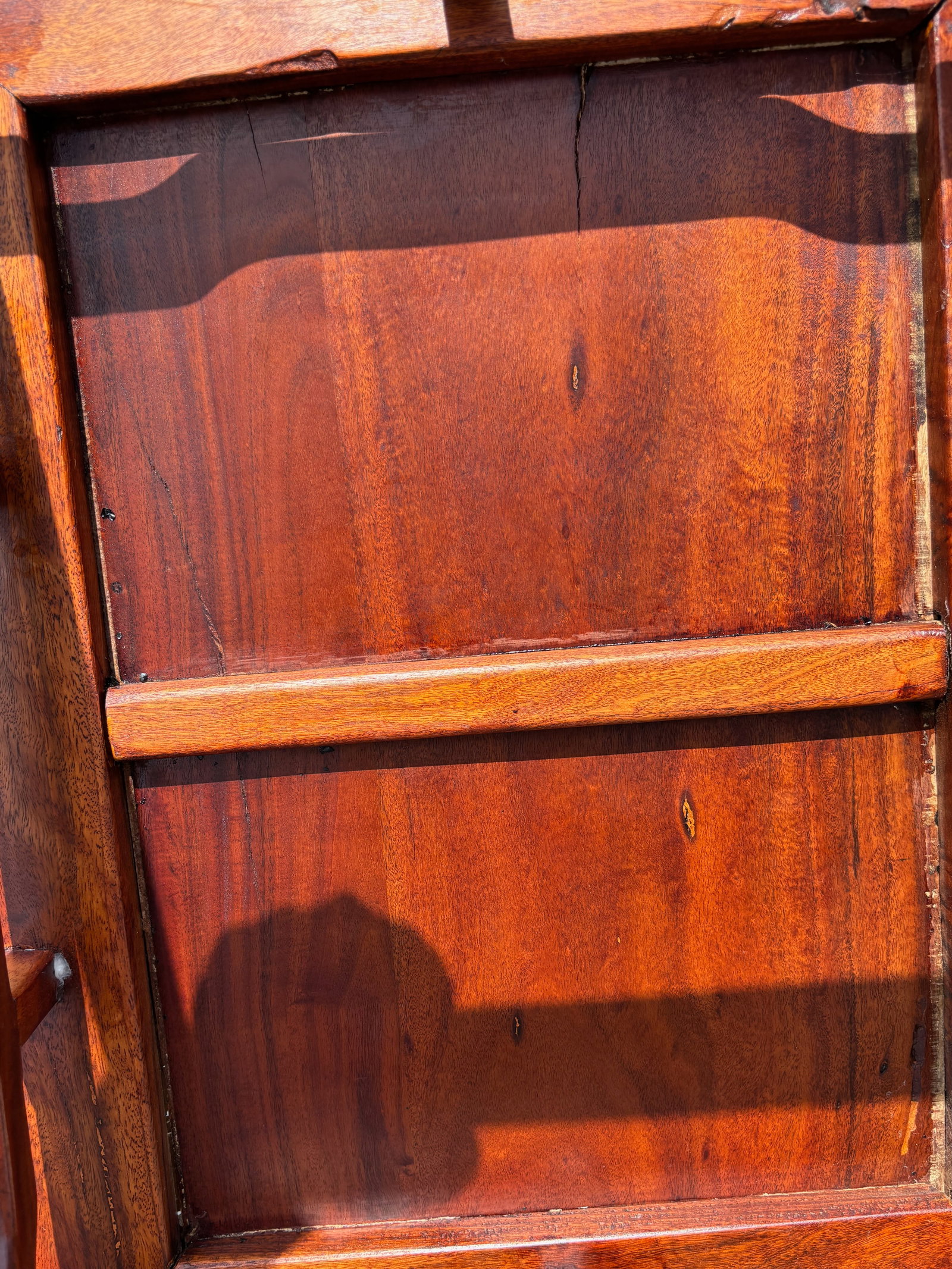 A pair of Chinese Huanghuali/ rosewood Horseshoe back armchairs(QUANYI), Ming style: A finely crafted pair of Chinese horseshoe-back armchairs (quanyi), made in the elegant Ming dynasty style. Each chair features a continuous rounded crest rail that flows seamlessly into the arms, sup