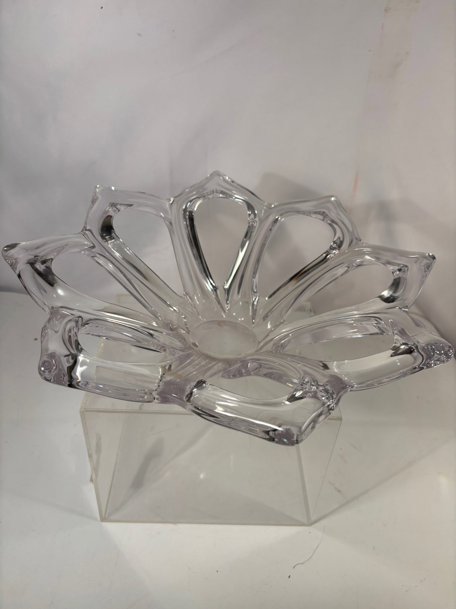 Art Vannes France Sculptural Open Petal Crystal Bowl: French lead crystal sculptural bowl by Art Vannes, featuring an open petal-form design with thick molded crystal and polished base. Acid-etched diamond mark to underside “Art Vannes France.” C