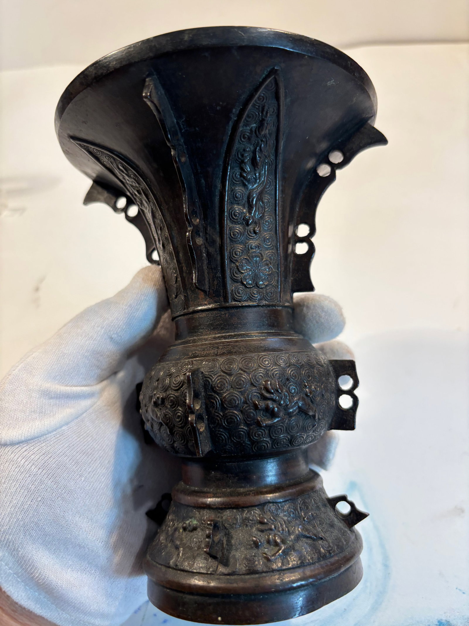 A Chinese Bronze vase - 10