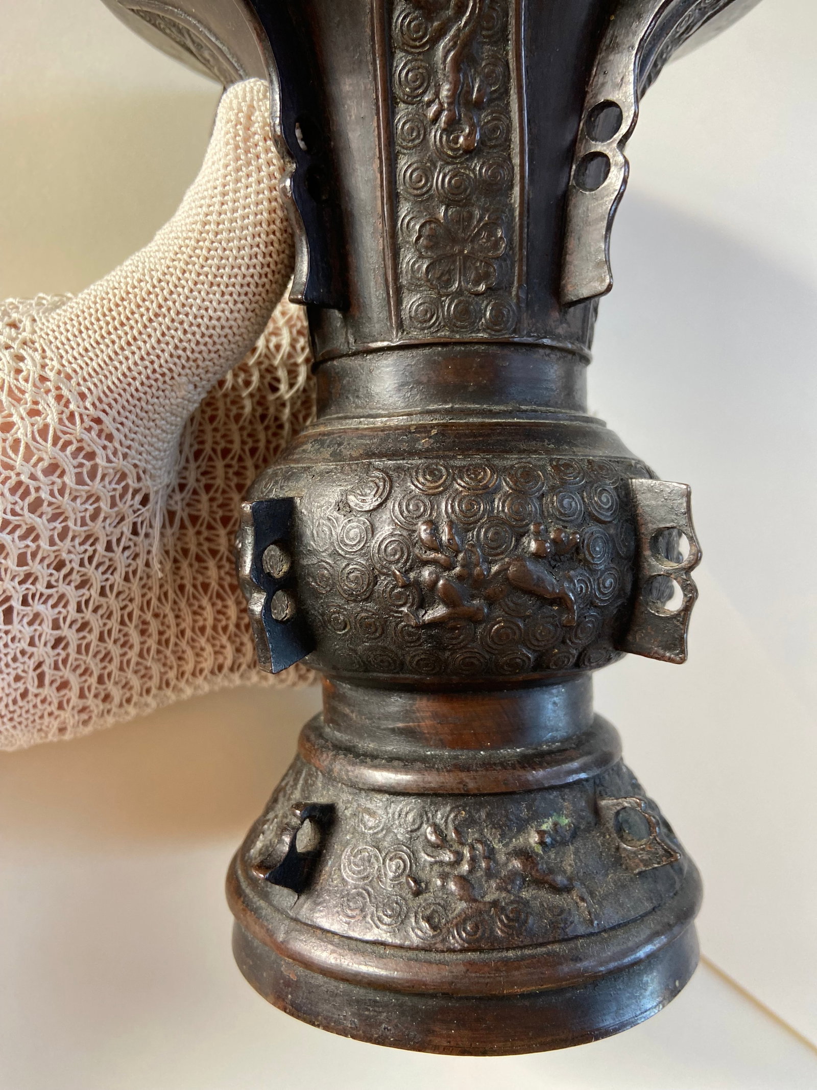 A Chinese Bronze vase - 11