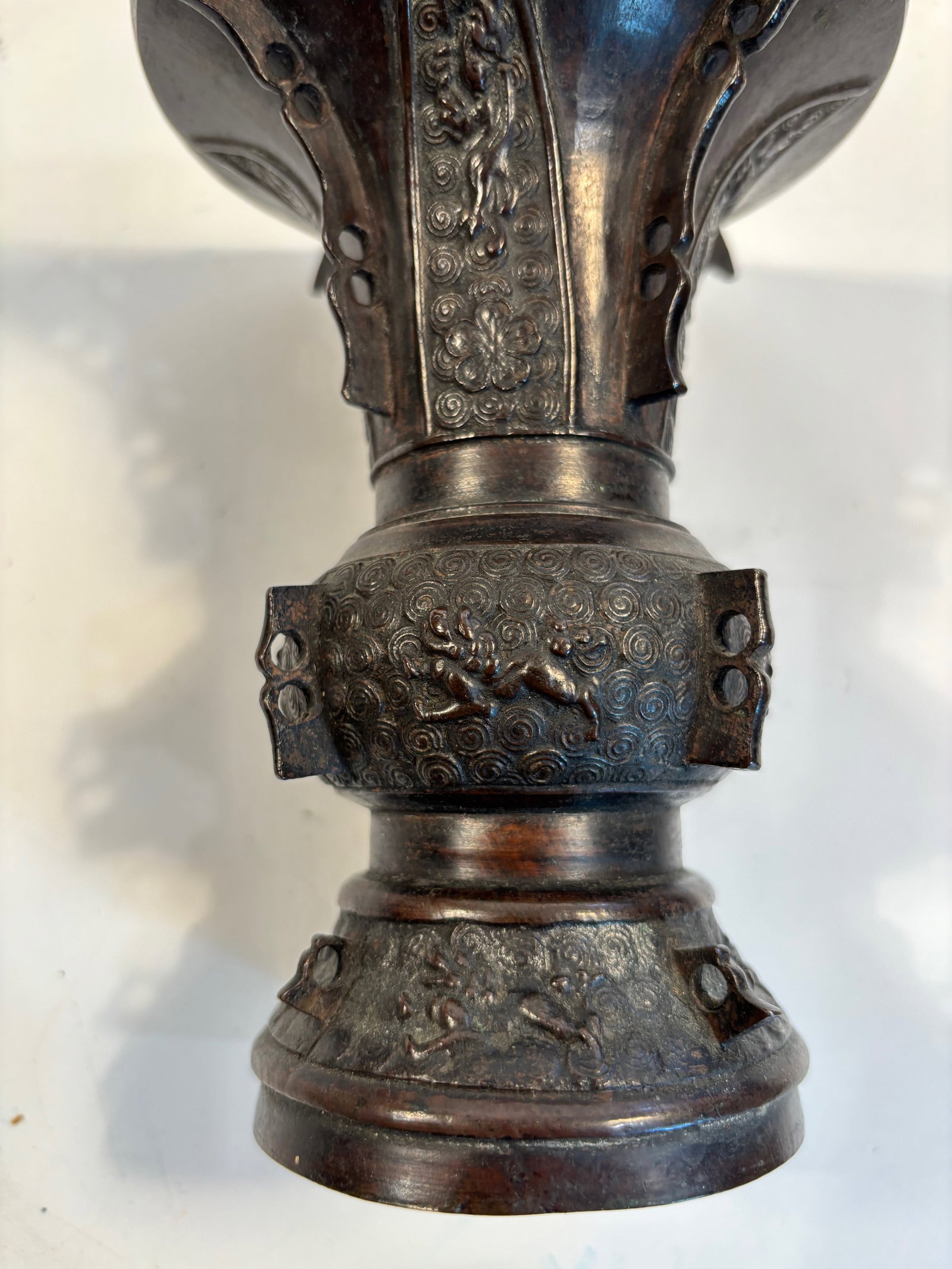 A Chinese Bronze vase - 4