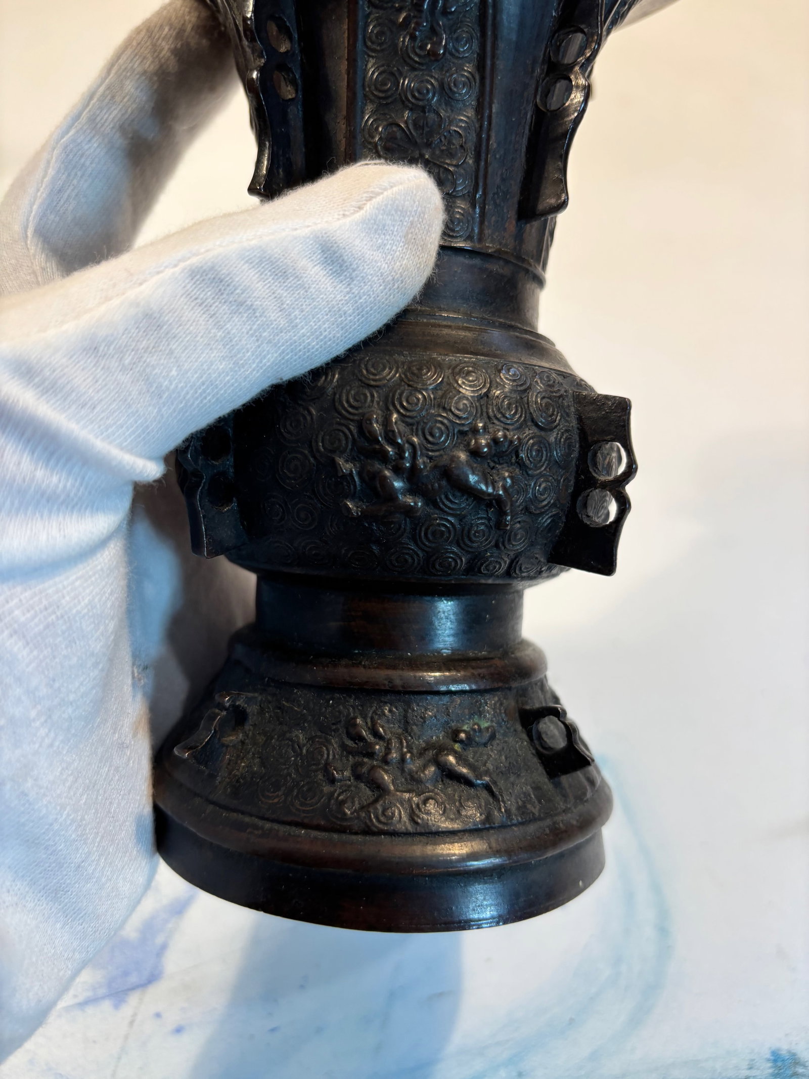 A Chinese Bronze vase - 9