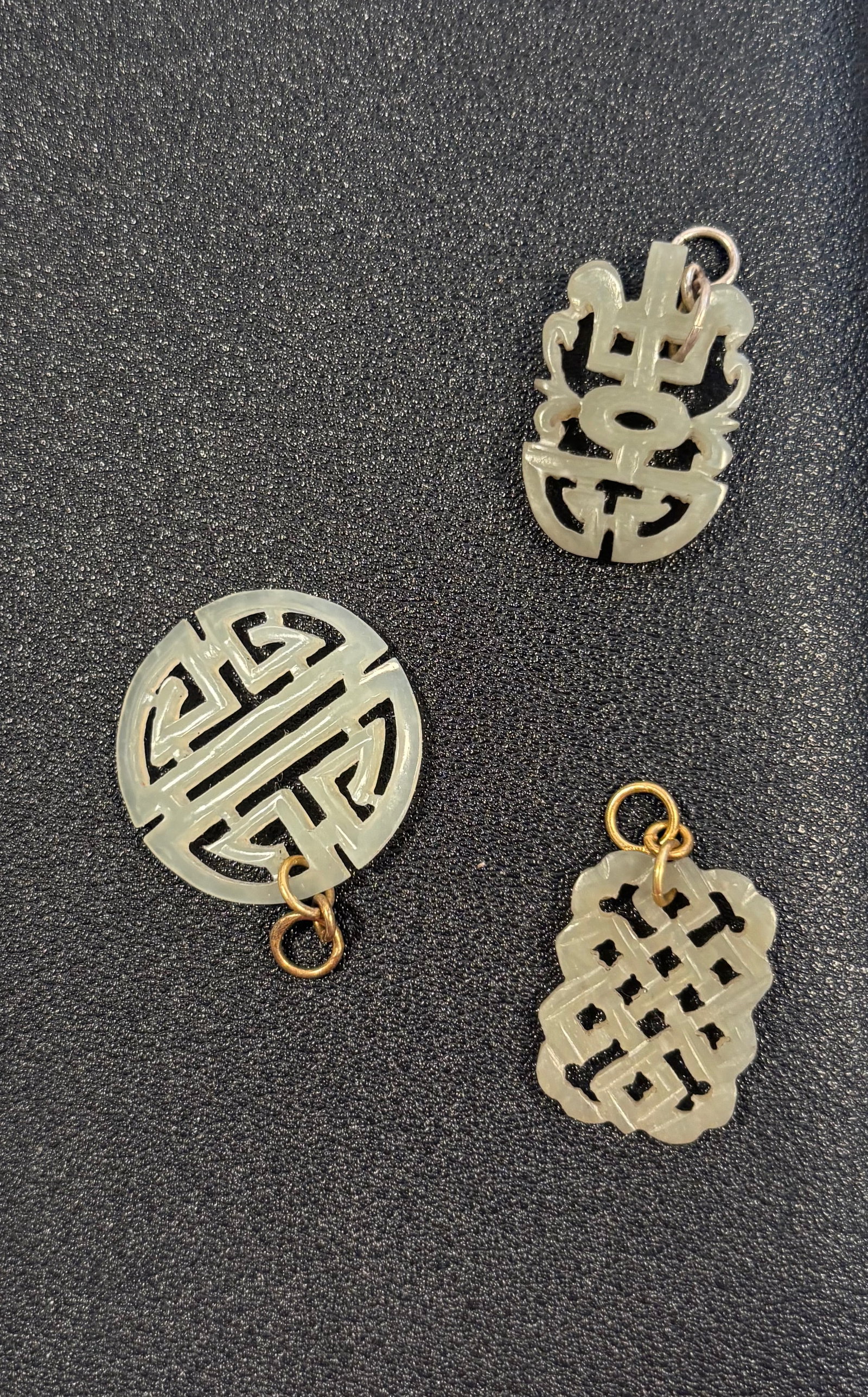Set of three Chinese carved jade pendent (1 of 6)