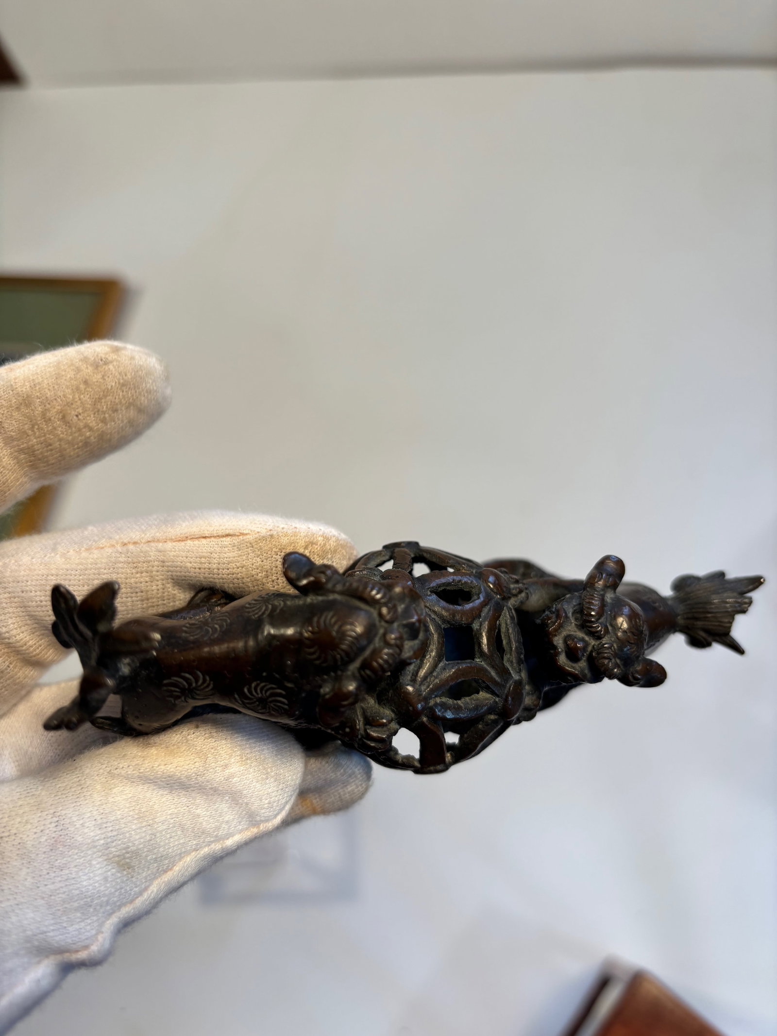 A Chinese bronze scholar's object - 7