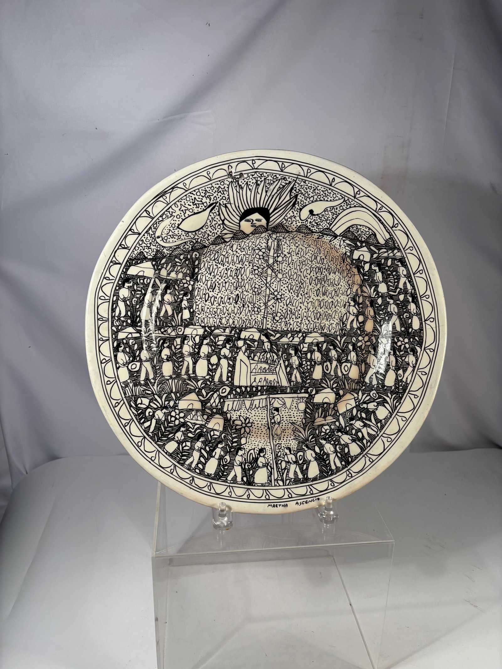 A Large Mexican Folk Art Pottery Plate by Martha Ascencio (1 of 10)