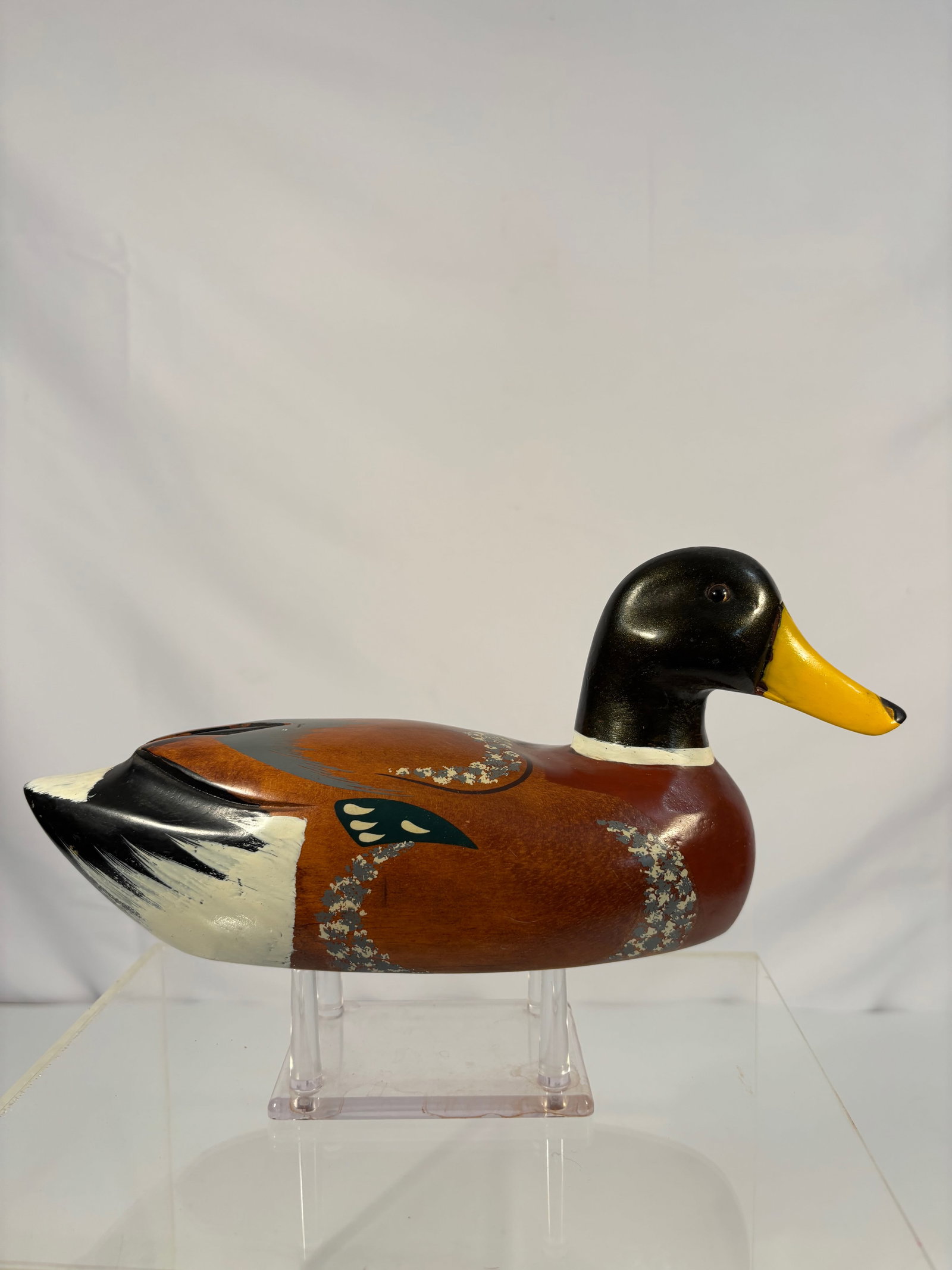 A Vintage Hand-Painted Wooden Mallard Drake Duck Decoy Carving,: Hand-painted wooden duck decoy carving, depicting a mallard drake. Nicely crafted with smooth body lines and painted feather details, finished with a glossy varnish. The drake features a yellow bill, 