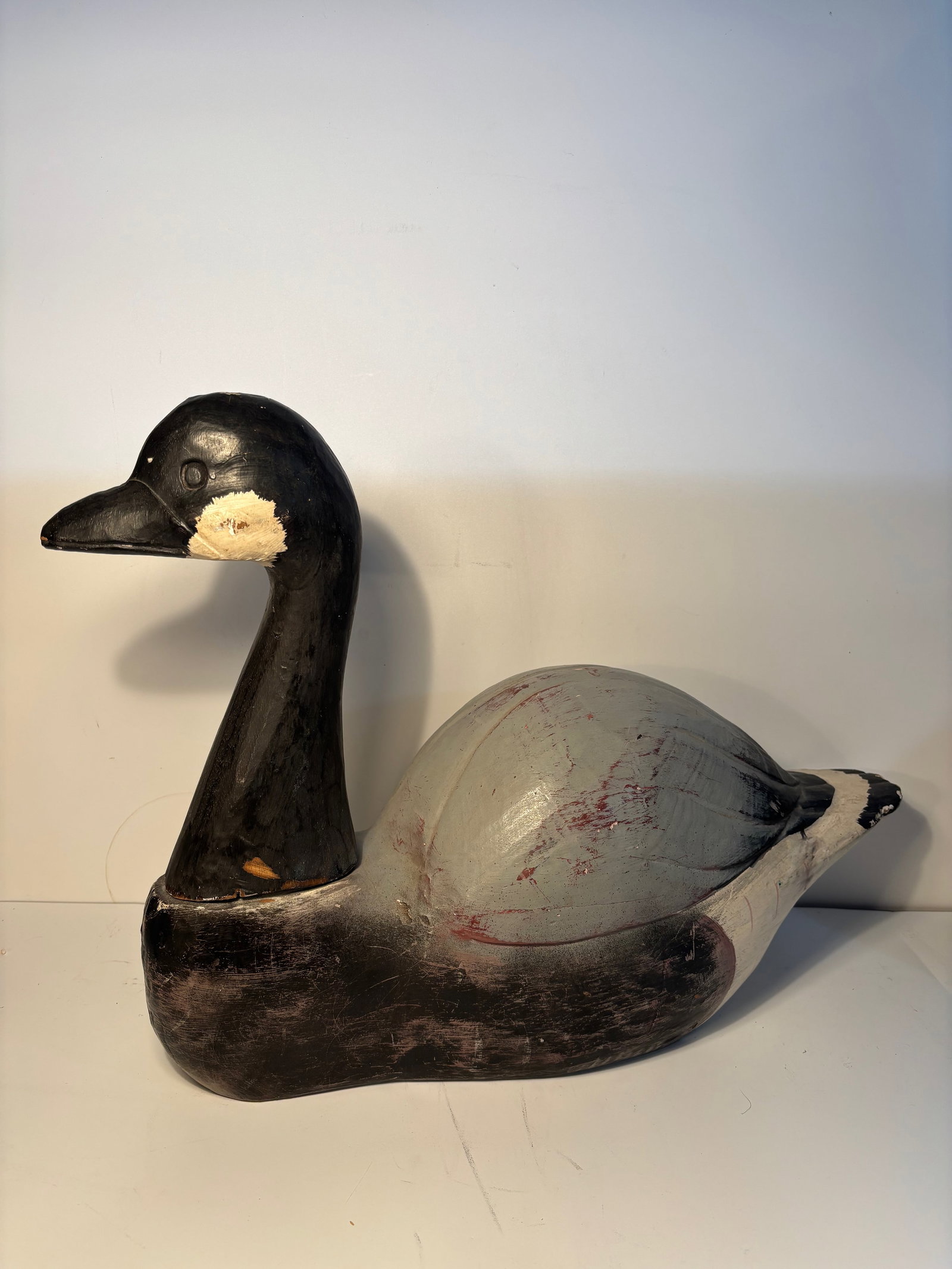 Huge Antique hand carved Canada goose decoy: QQDimensions?Height: 15 inches; Length: 22 inches; Width: 8 inches