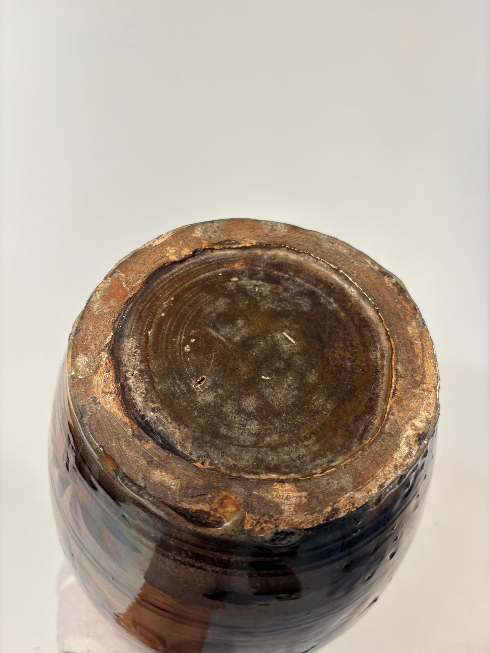 A Chinese Brown- glazed ceramic Jar - 4