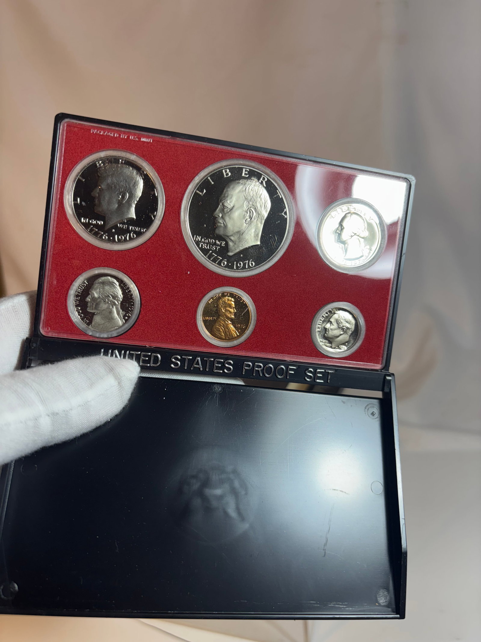 1976 United States Bicentennial Proof Set: Official 1976 United States Bicentennial Proof Set issued by the U.S. Mint to commemorate the 200th anniversary of American independence. Includes six proof strike coins with mirror-like finishes and 