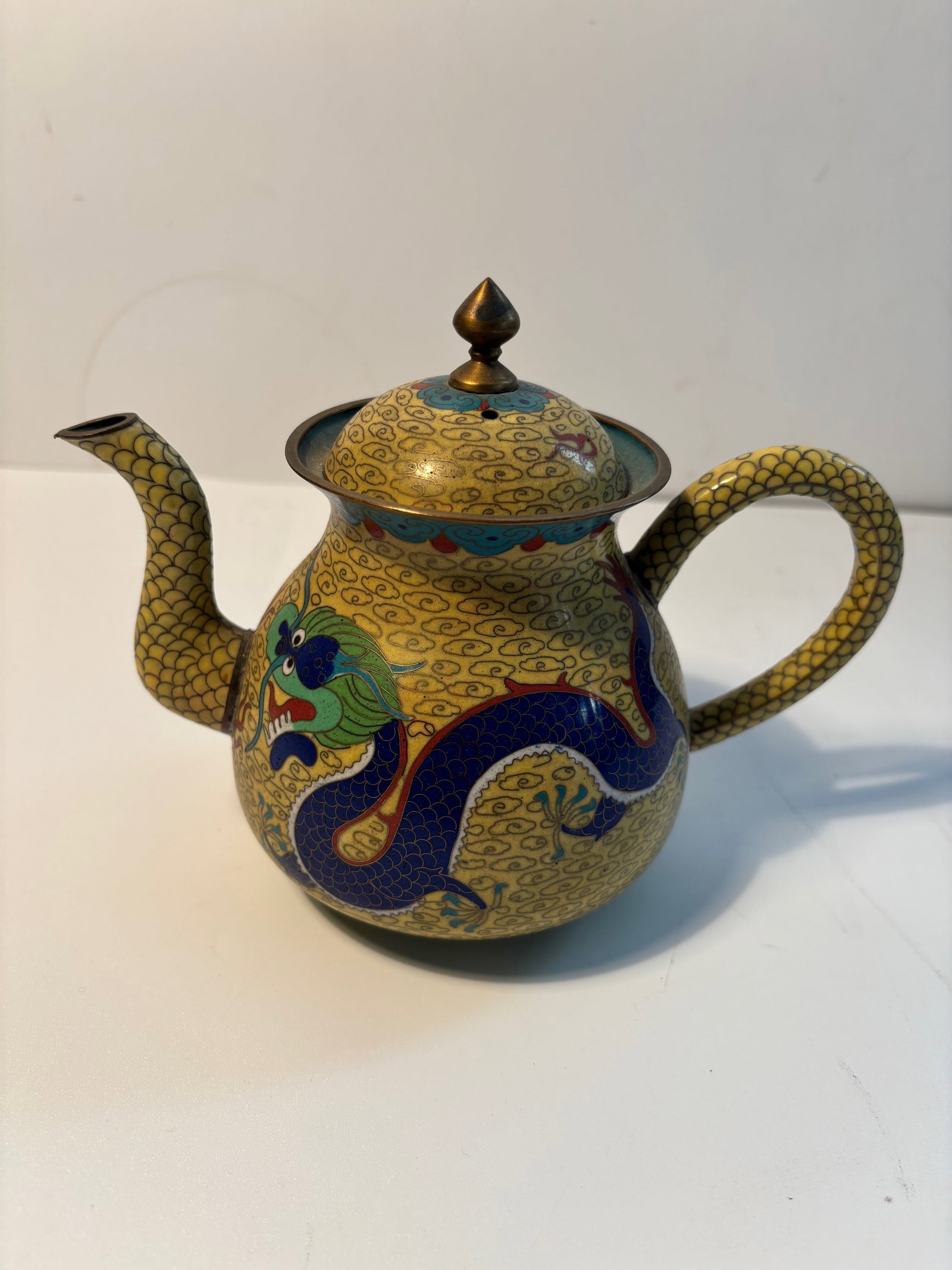 A Chinese yellow dragon cloisonné teapot (1 of 10)