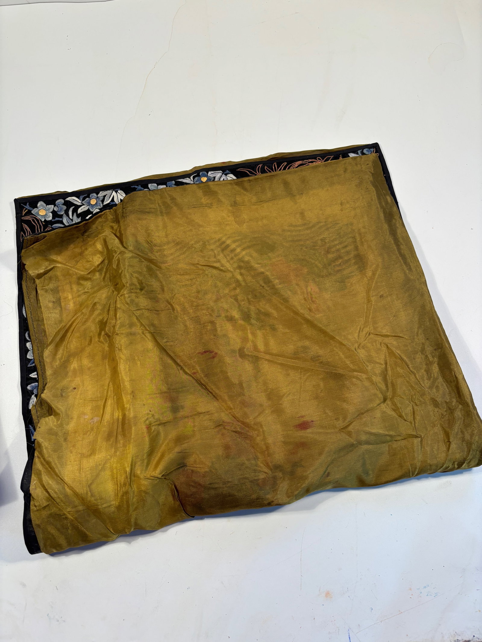 A Chinese silk embroidered panel - 13