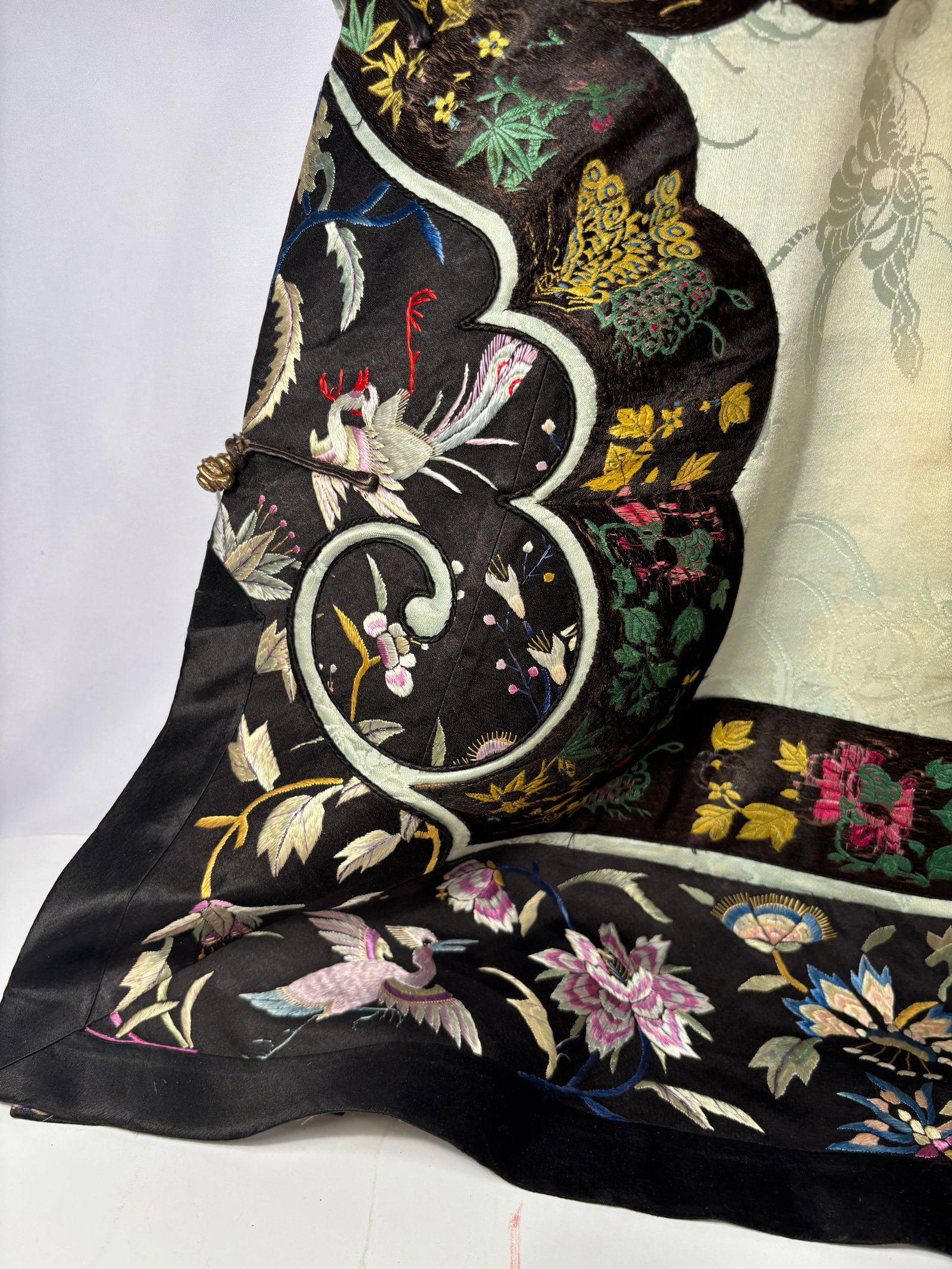A Chinese Embroidered Silk Jacket - 3