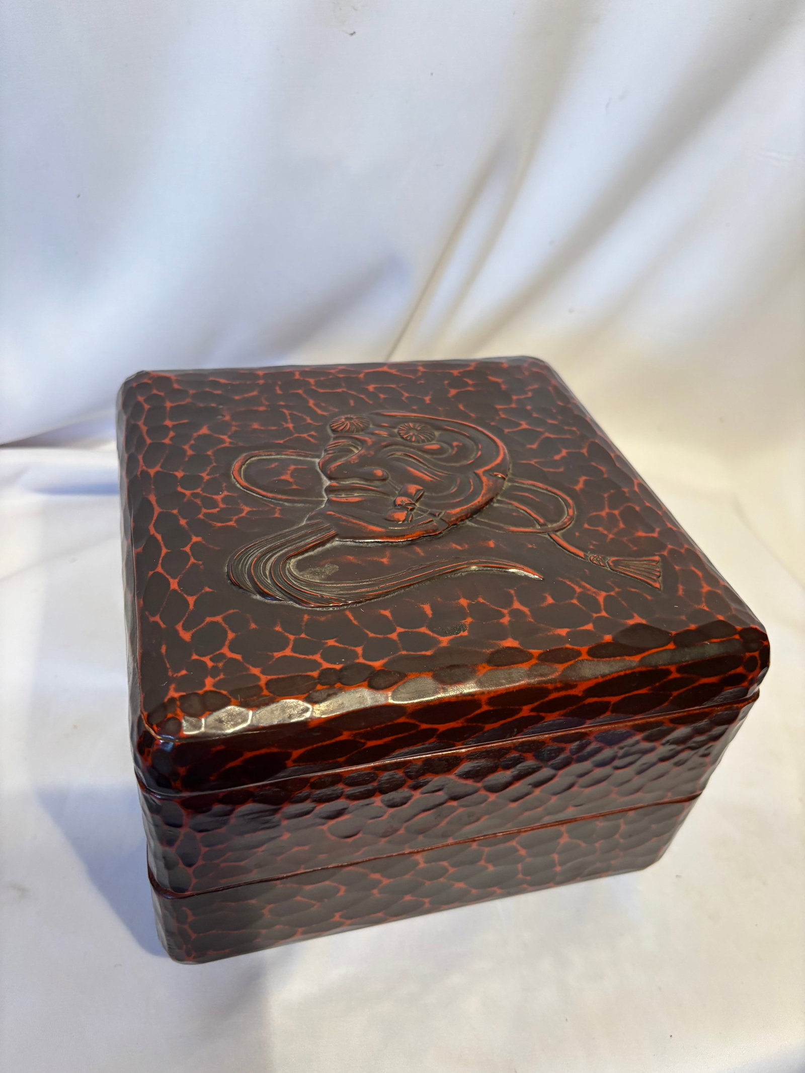 Japanese Red and Black Lacquered Covered Box with Figural Relief Decoration (1 of 7)