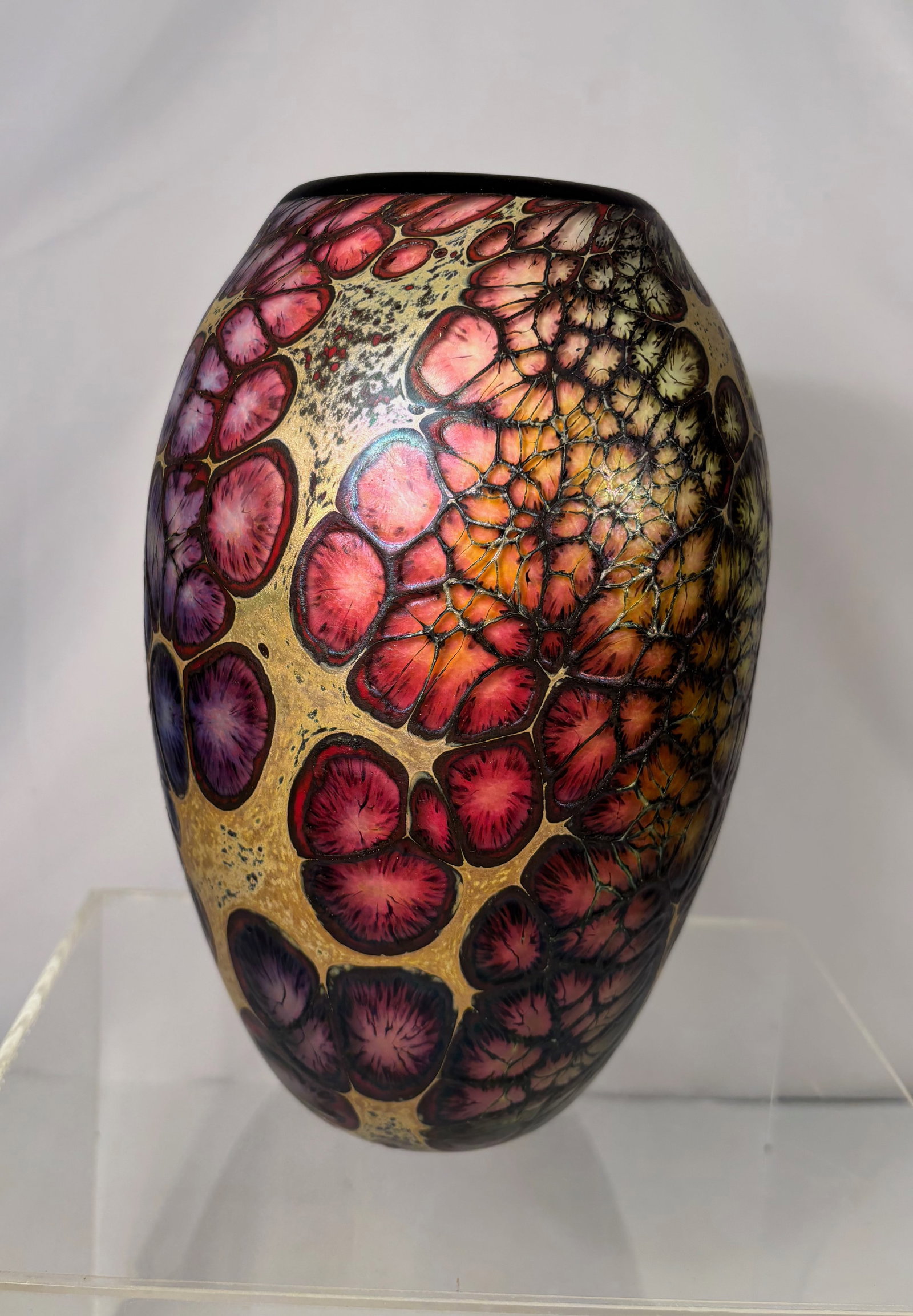 Jack Pine Studios Signed Iridescent Organic Art Glass Vase, 2014: Signed Jack Pine Studios iridescent organic art glass vase, dated 2014. The vase features an ovoid organic form with a richly iridescent surface decorated with cellular and mottled patterning in tones