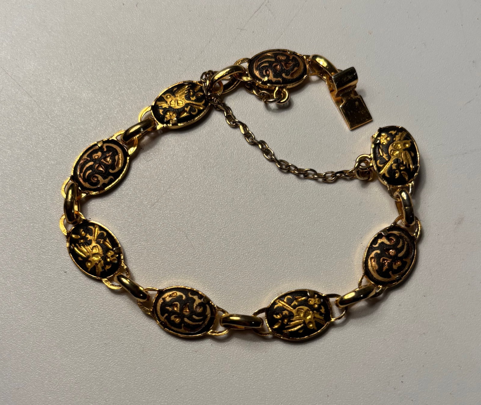 A Victorian Gilt Niello Bracelet with Bird and Floral Motifs, Late 19th Century (1 of 4)