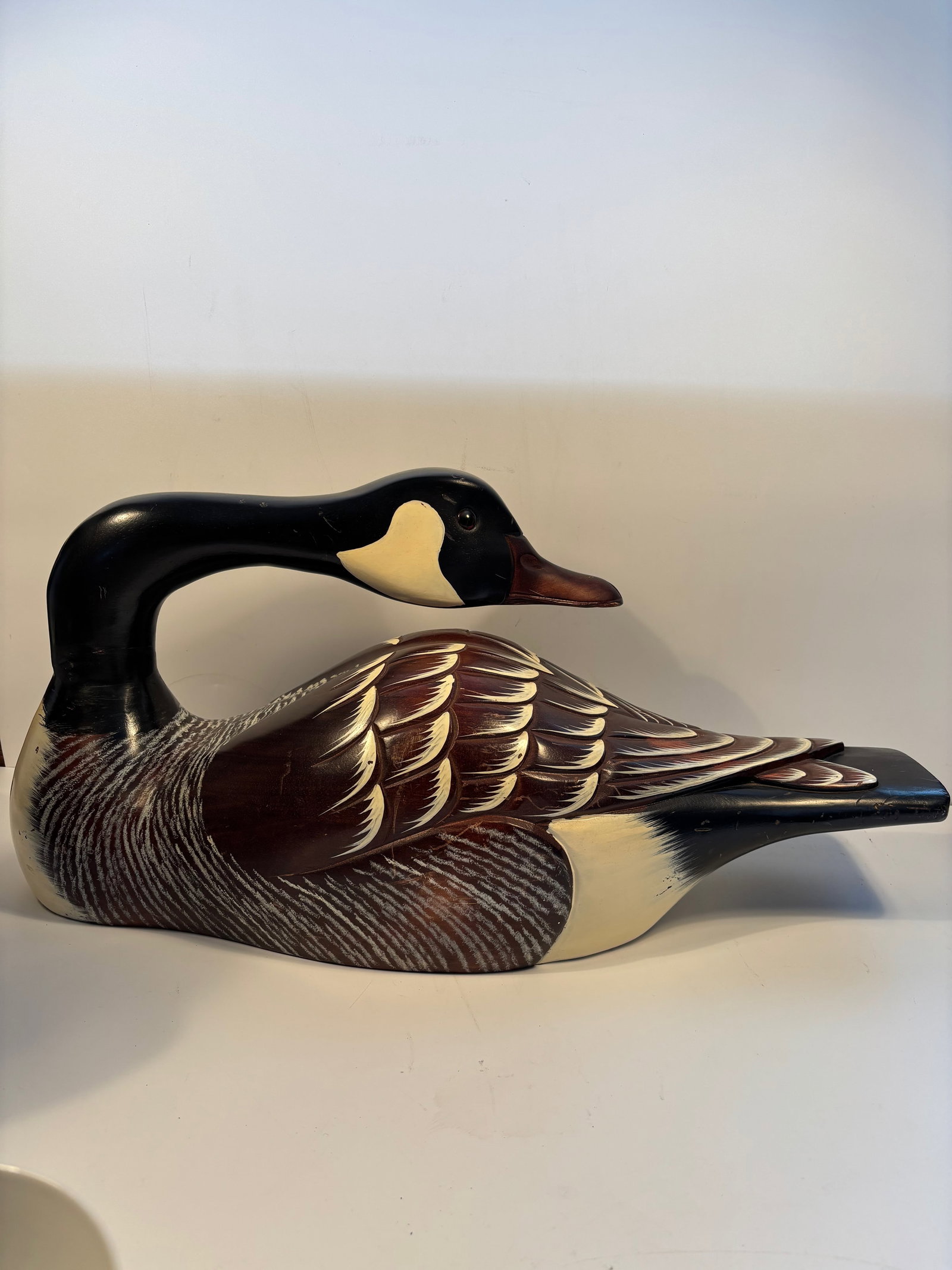 Huge Vintage hand carved Canada goose decoy: QQDimensions?Height: 12 inches; Length: 23 inches; Width: 9 inches