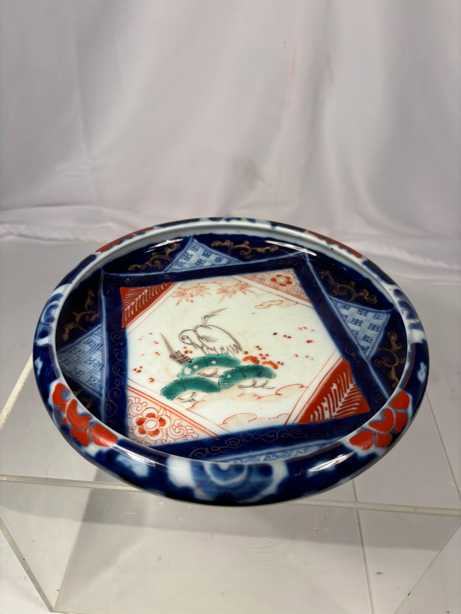 A Japanese Imari Porcelain Charger with Crane Decoration, Meiji Period (1868–1912) (1 of 6)