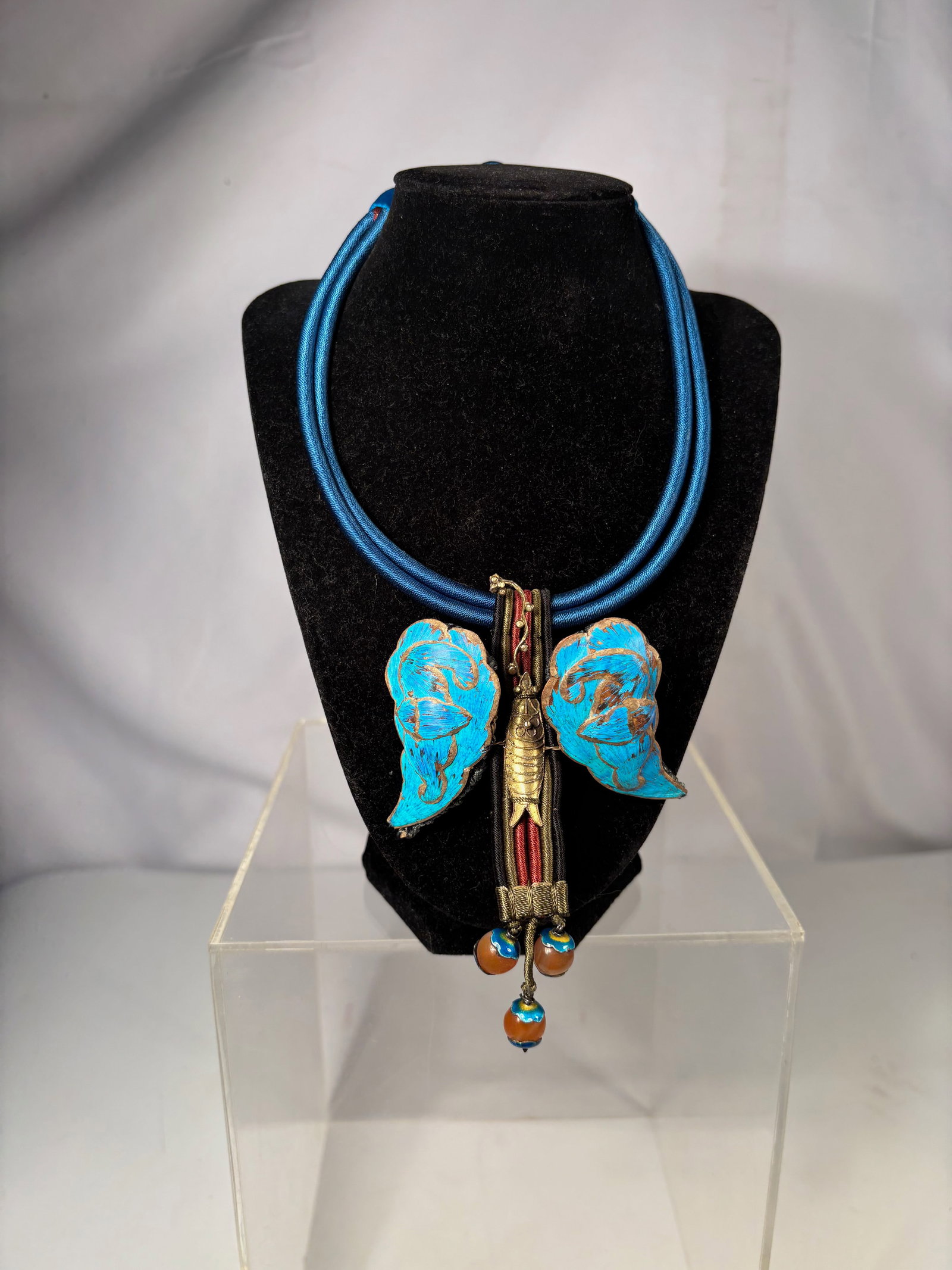 A Chinese Kingfisher Feather (Diancui) Butterfly Pendant Necklace, Late Qing Dynasty Style (1 of 7)