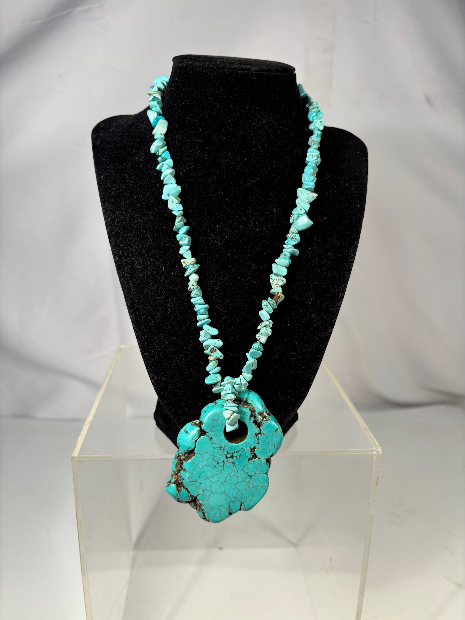 A Turquoise Chip Bead Necklace with Large Pendant