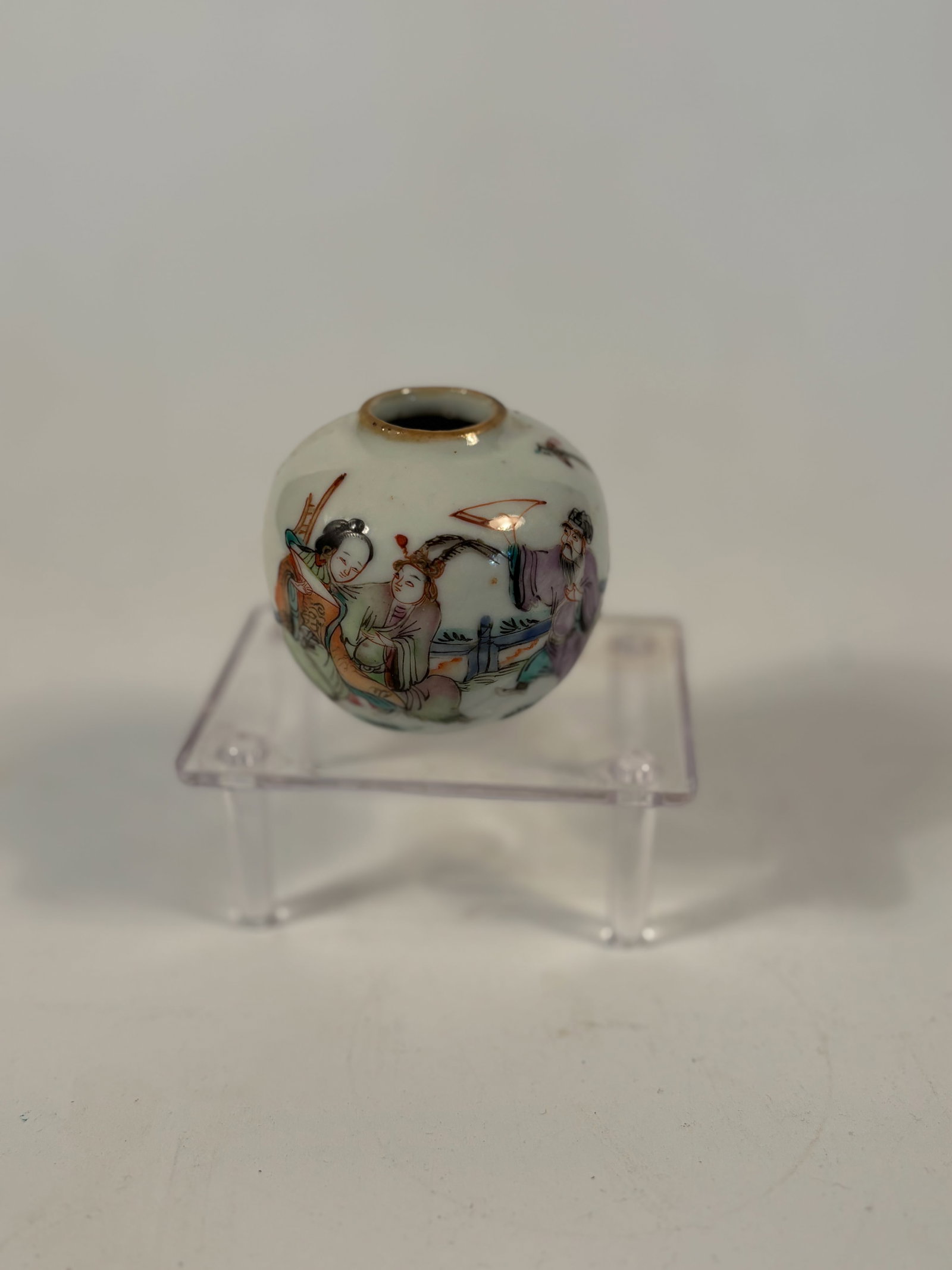 A Chinese famille rose porcelain water pot