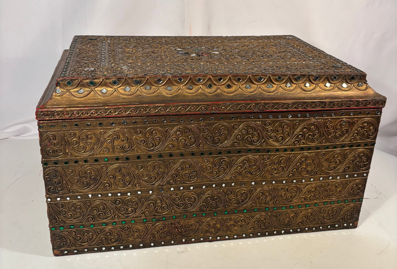 Large Antique Anglo-Indian Chased Brass-Overlay Wooden Jewelry Casket with Glass Inlay (1 of 13)